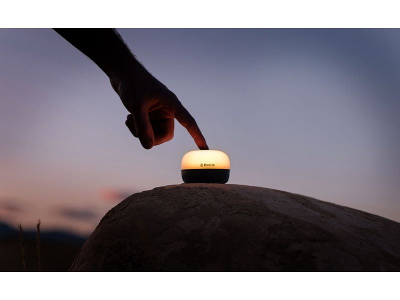 BioLite Laterne AlpenGlow Mini Anthrazit Dimmbare Campinglampe