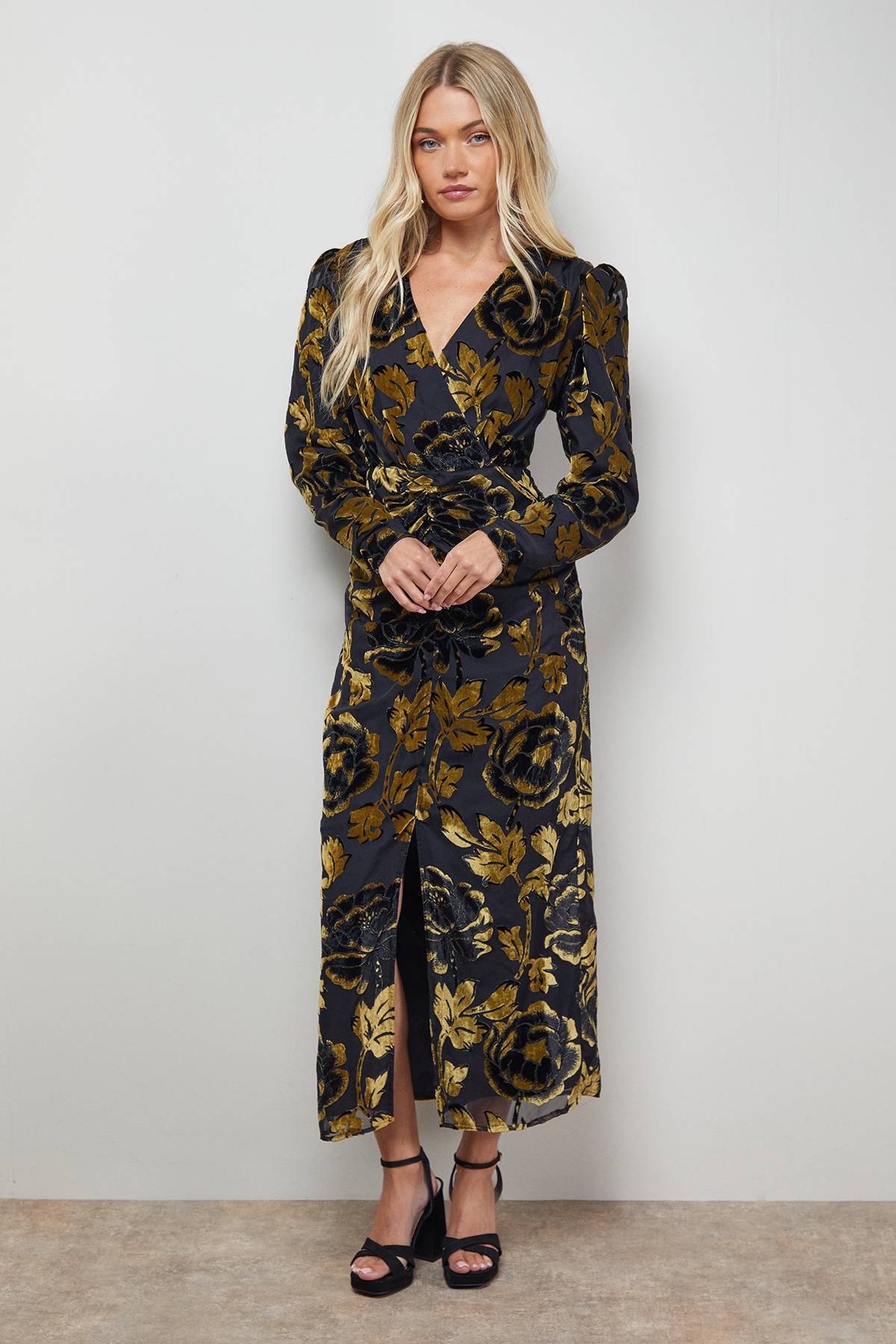 Oasis Robe Midi à Manches Longues avec Épaulettes Florales