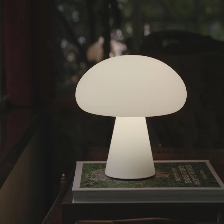 Gubi - Obello Tischleuchte LED Outdoor, frosted Glas