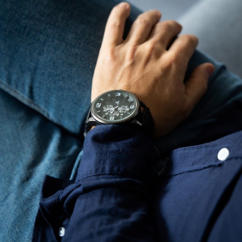 Votre Montre Homme Couleur Noir CHTIME
