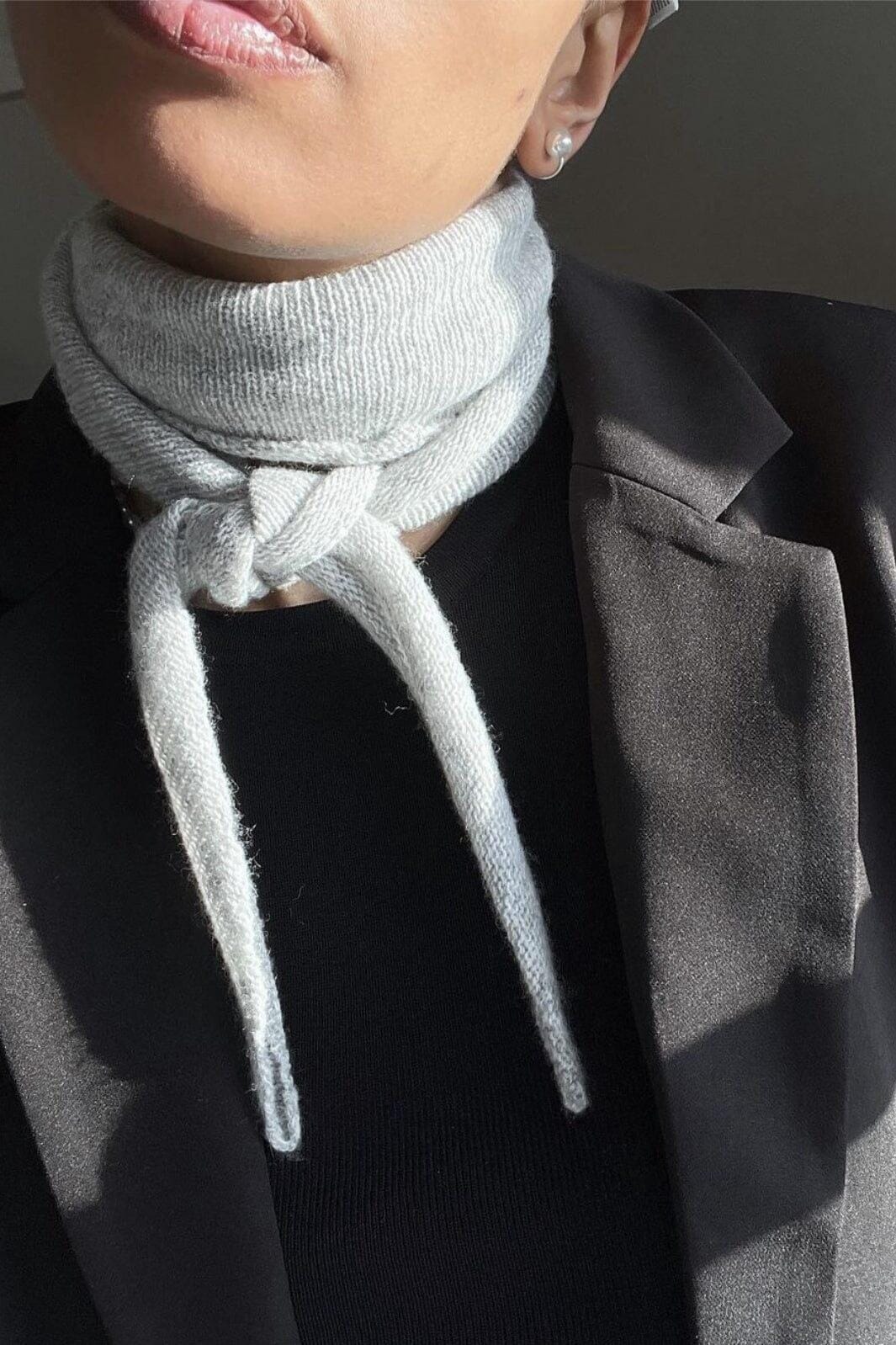 Neo Noir Misty Knit Scarf grey melange