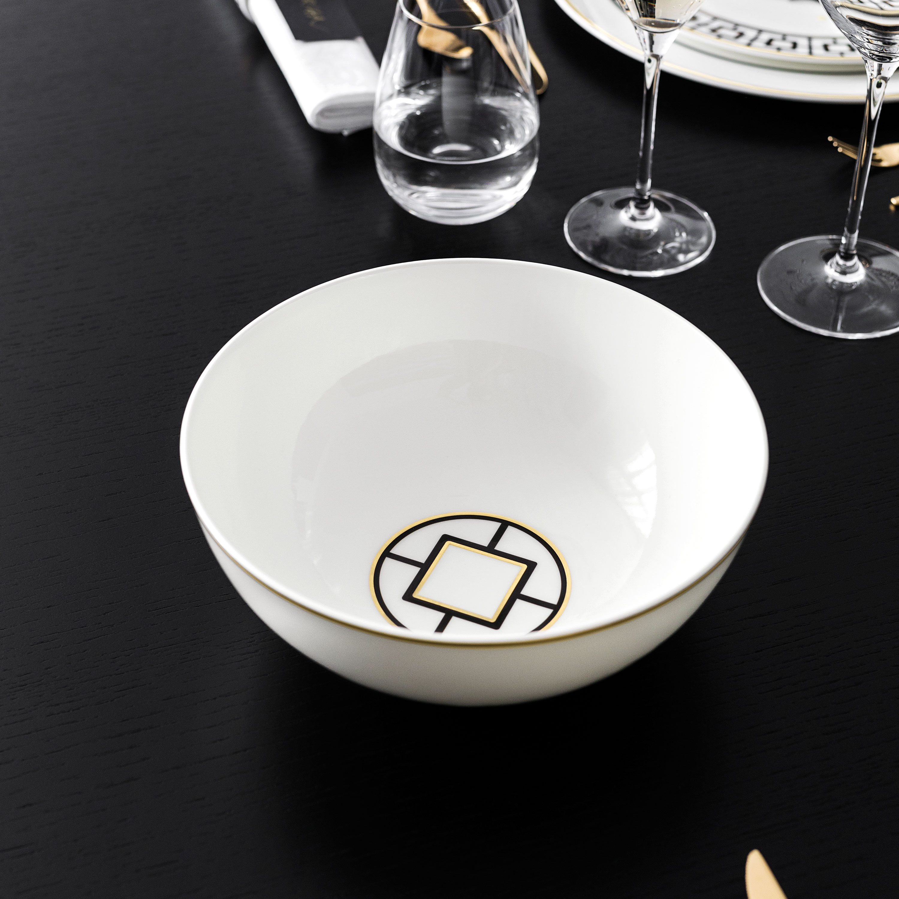 MetroChic Salad serving bowl Multi-colored, 50.8 oz, Premium Bone Porcelain