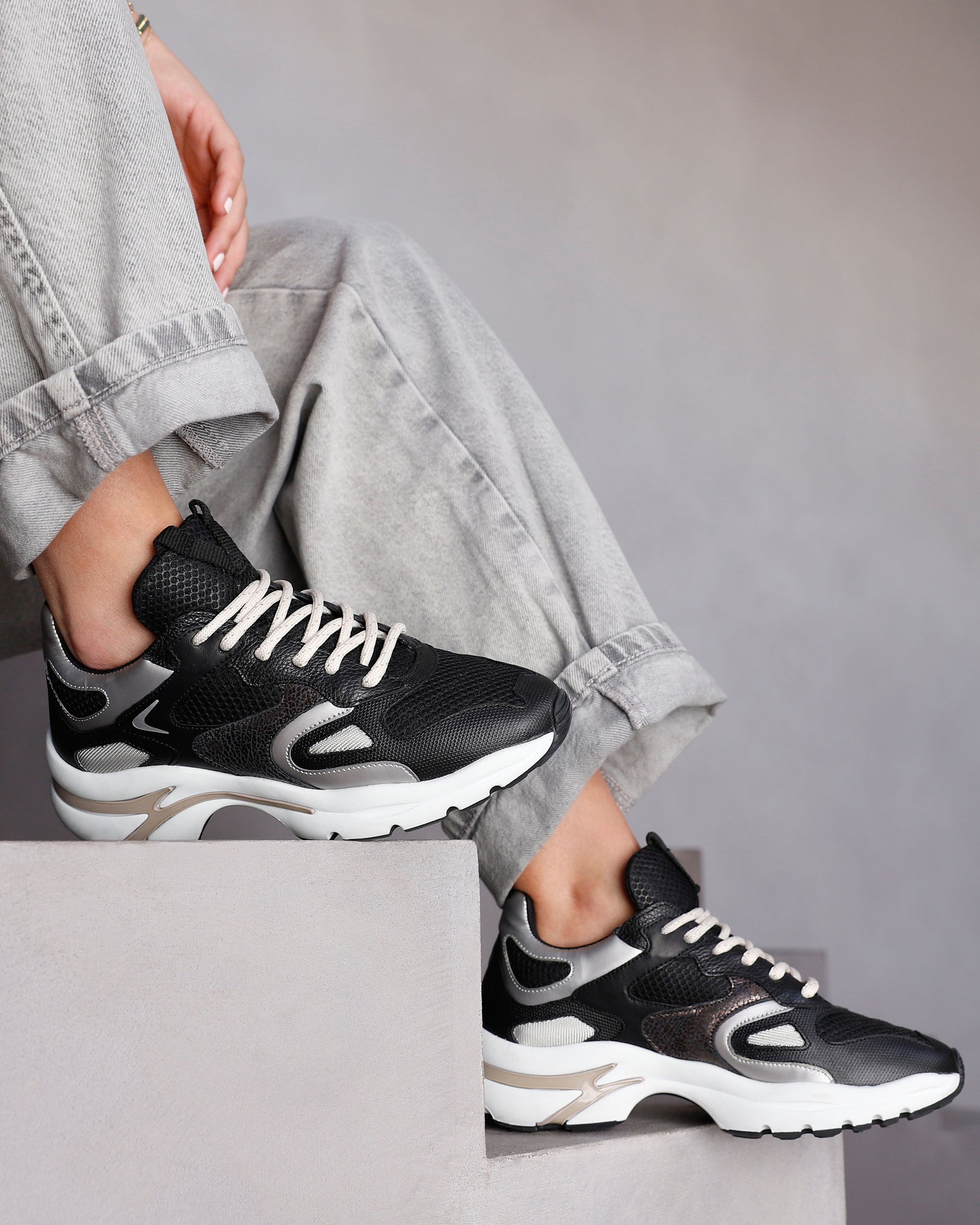 VIA VAI zwarte dames sneakers Vesper Due