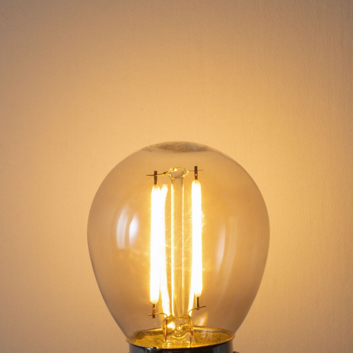E27 dimbare LED lamp P45 smoke 3W 250 lm 2200K