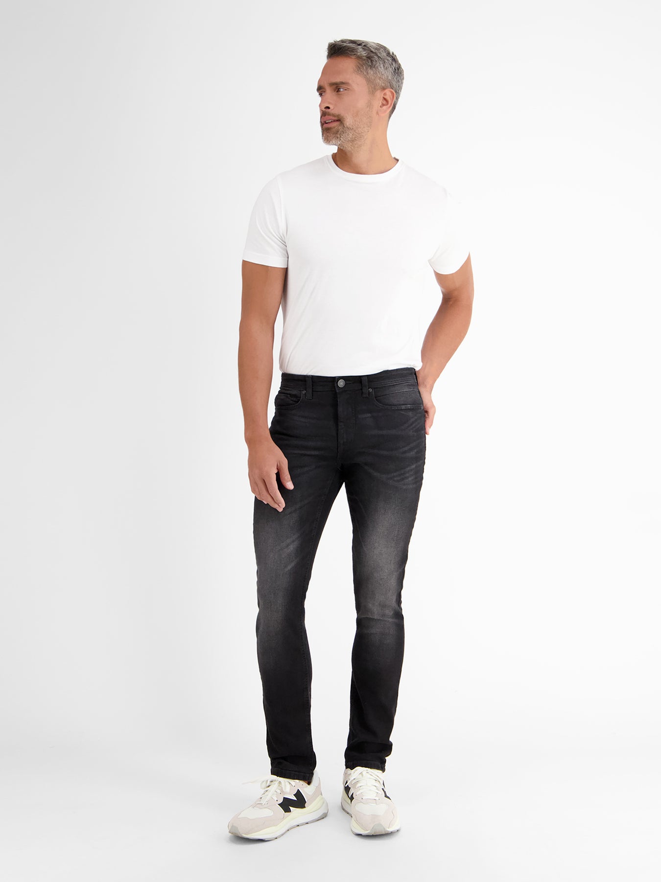 BAXTER 5-Pocket-Denim im Used-Look, RELAXED FIT, black