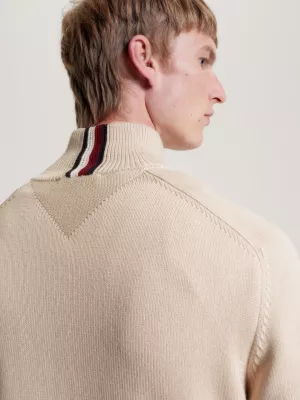 Cardigã Hilfiger Monotype com gola alta e fecho de correr.