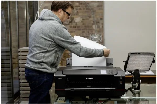 Canon imagePROGRAF PRO-1000 - Printer - farve - blækprinter - 431.8 x 558.8 mm op til 3.58 min./side (farve) - USB 2.0, LAN, Wi-Fi(n)