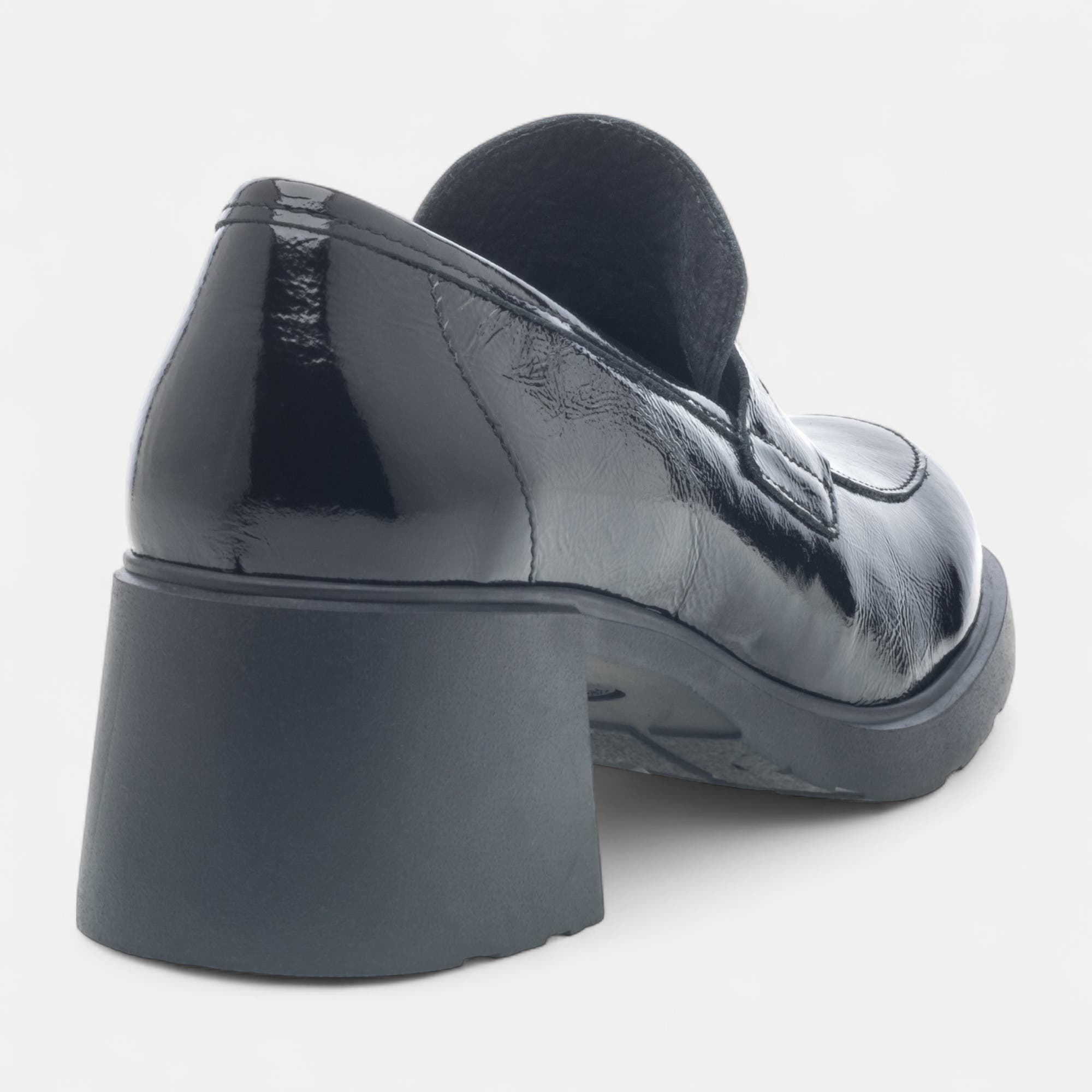 Mocassins à talon Femme en cuir noir vernis