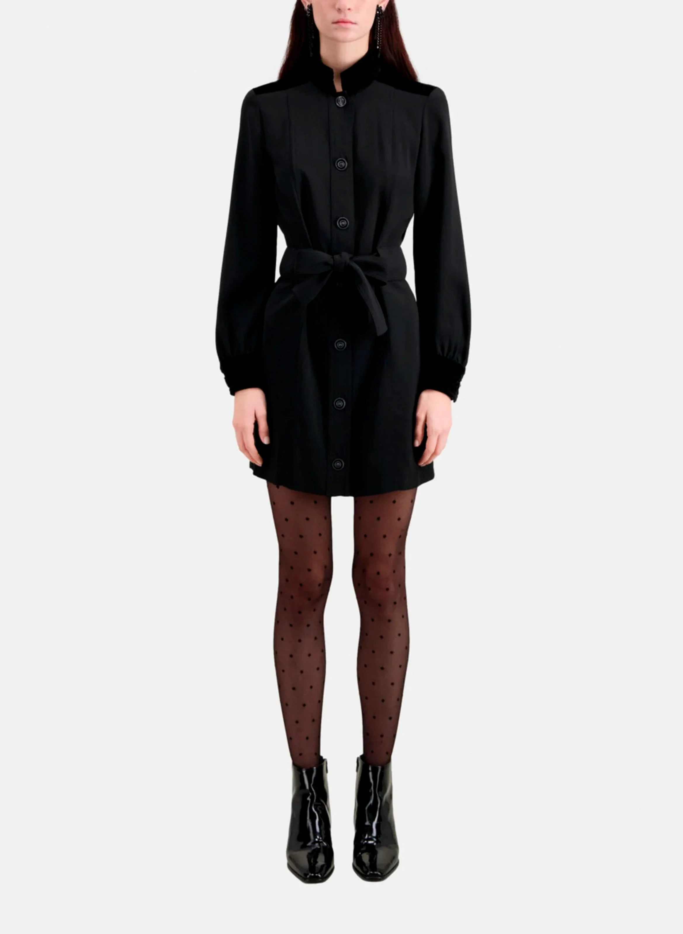 Robe courte col montant en crêpe| Noir