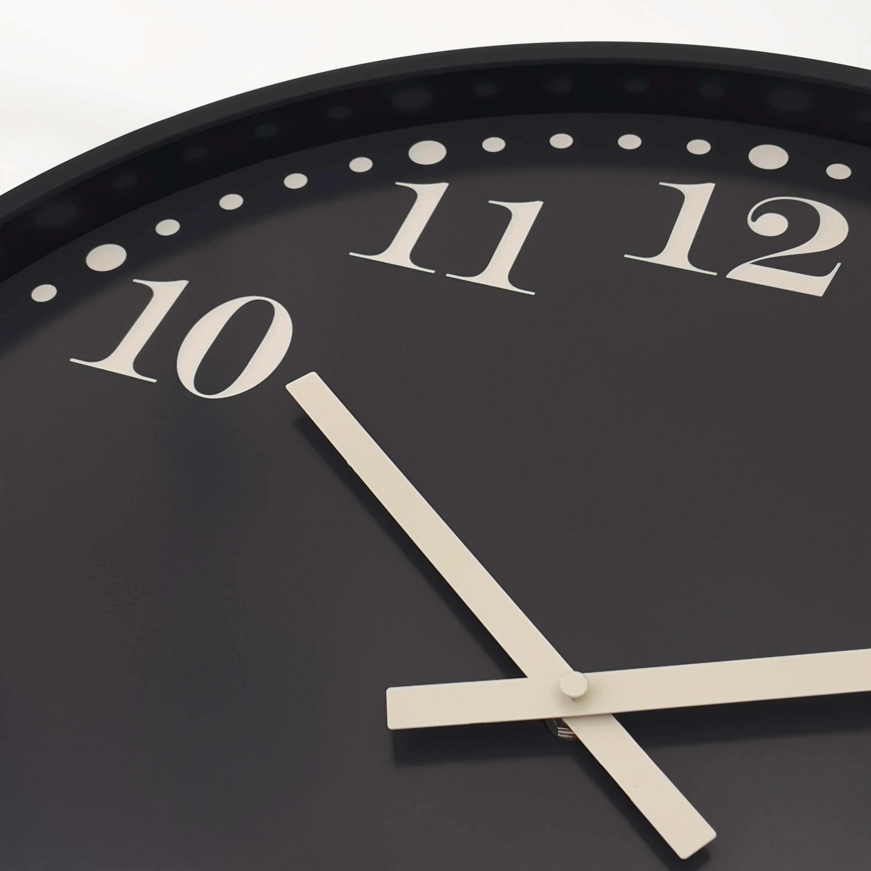 NeXtime - Wandklok 50cm - Stil - Zwart - Plastic - NeXtime 'Dickens