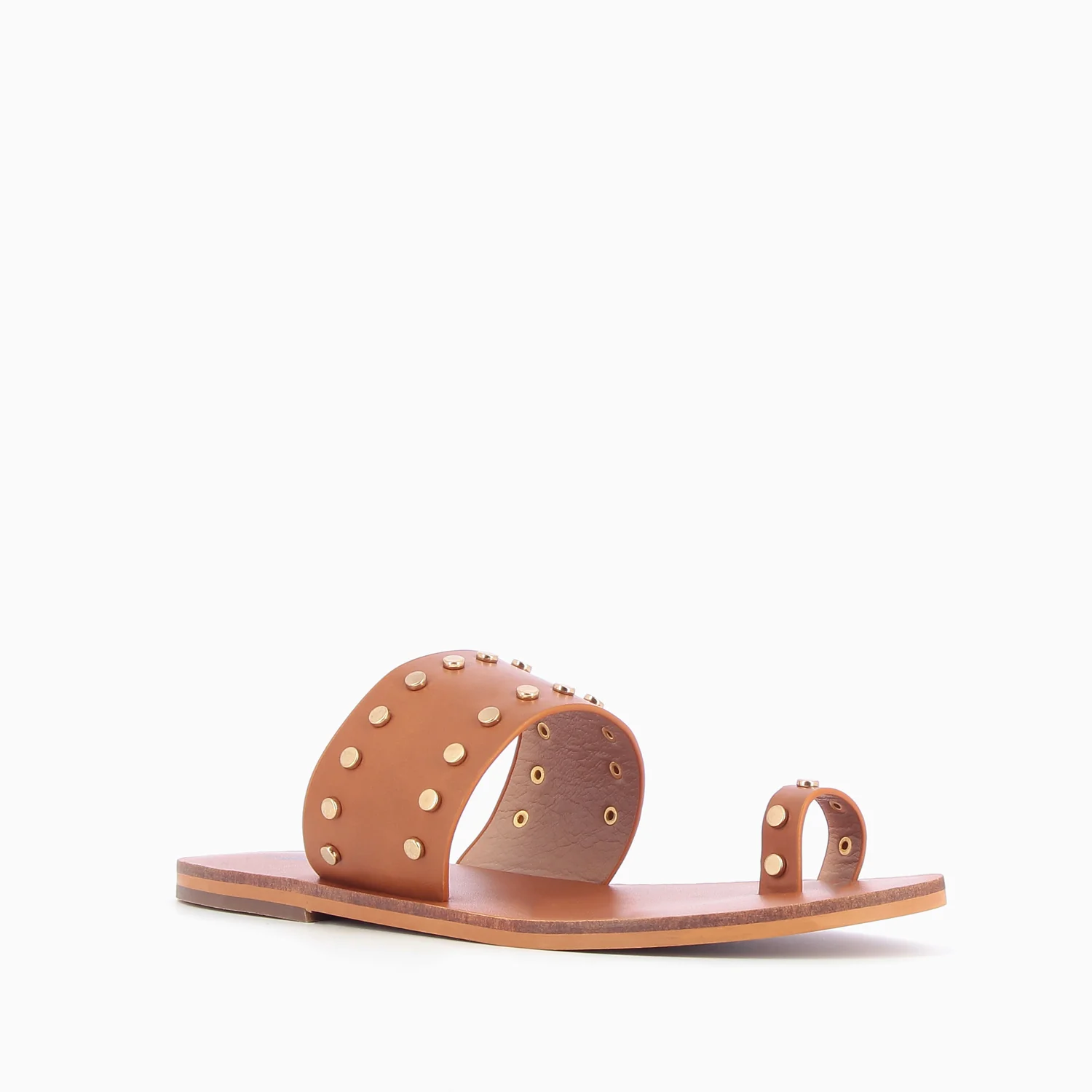 Sandales plates-Mules cloutées Laëticia camel à passe-pouce