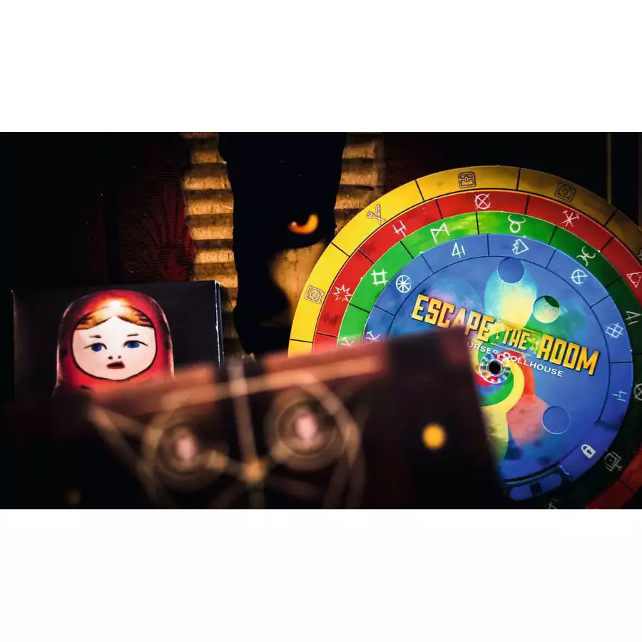 Thinkfun Escape the Room 3 - Das verfluchte Puppenhaus bunt