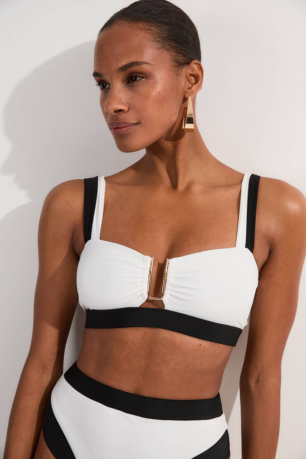 KarenMillen Haut de bikini à bretelles détachables avec garniture contrastante