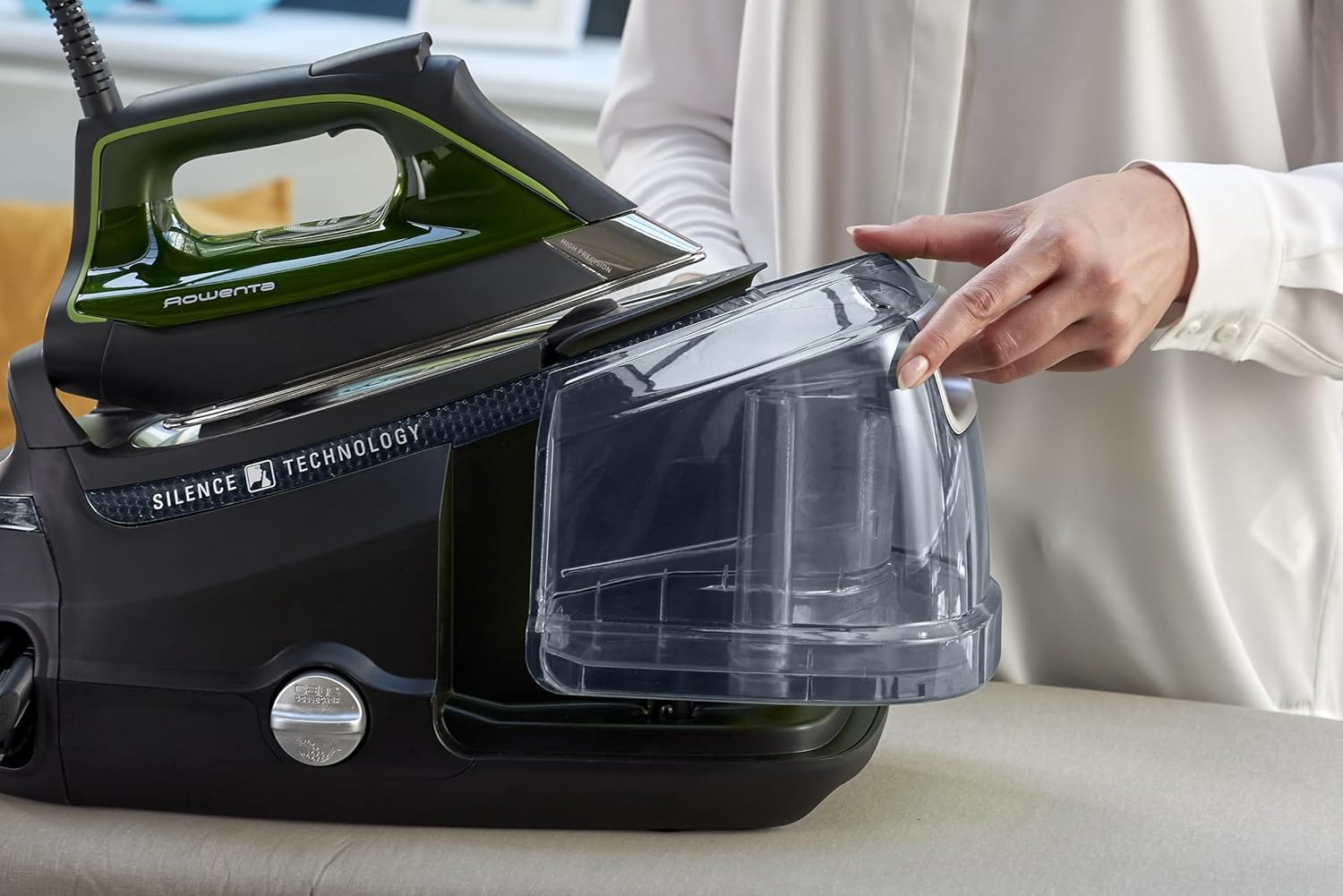 Rowenta Silence Steam Pro Dampfbügelstation, 2800 W, Dauerdampfmenge 150 g/Min, extra Dampfstoß 620 g/min, Eco-Funktion, 1300 ml abnehmbarer Wassertank, Schwarz/Grün, DG9248