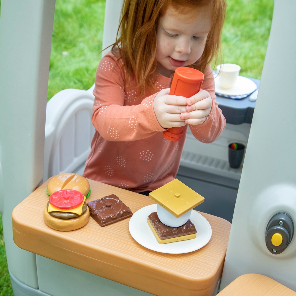 Step 2 Abenteuer-Camper-Spielhaus