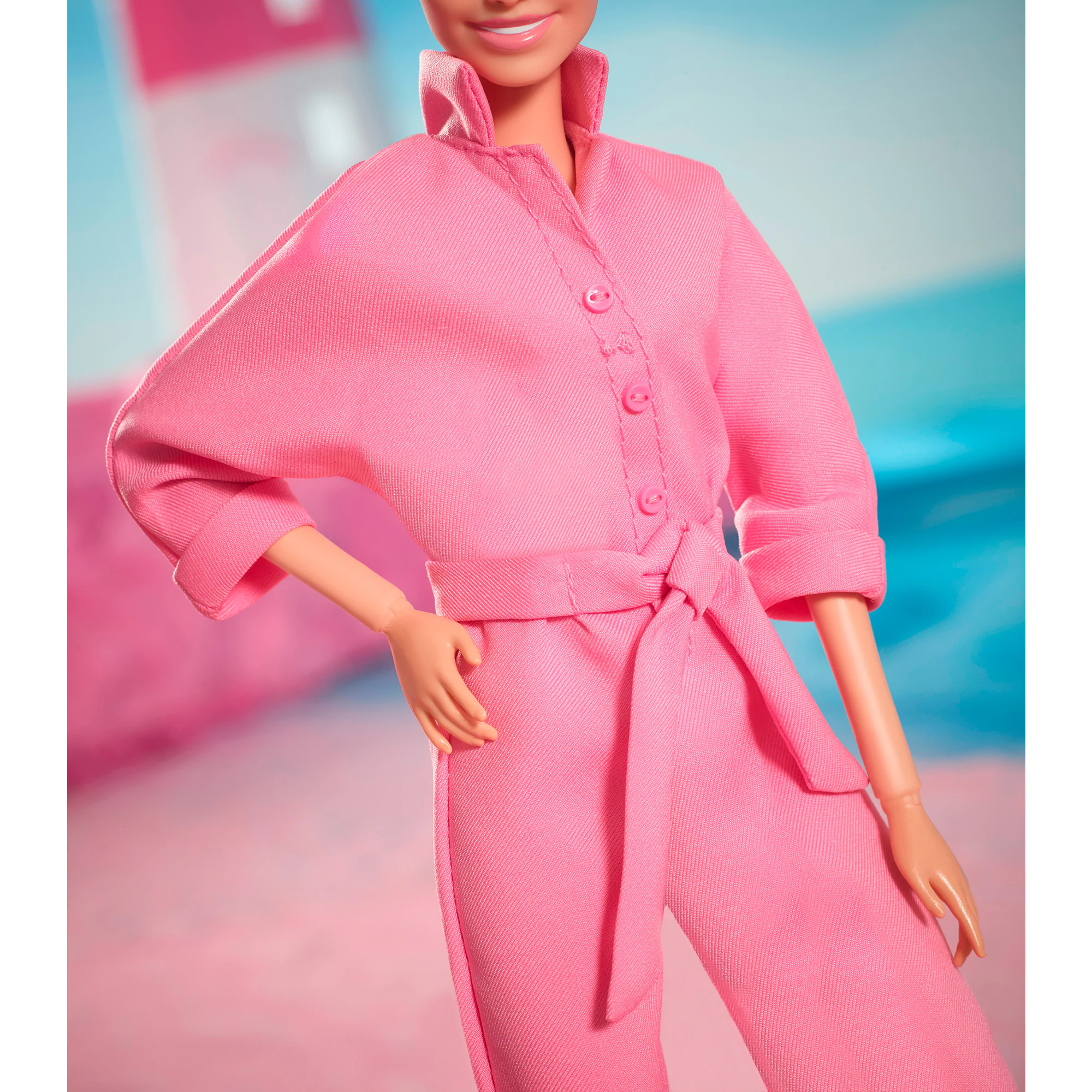 Mattel Puppe Barbie The Movie - Margot Robbie als Barbie: Puppe im rosa Jumpsuit