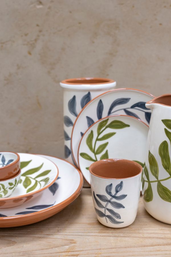 Beker, terracotta, groot blauw blad, 10 x 10 cm
