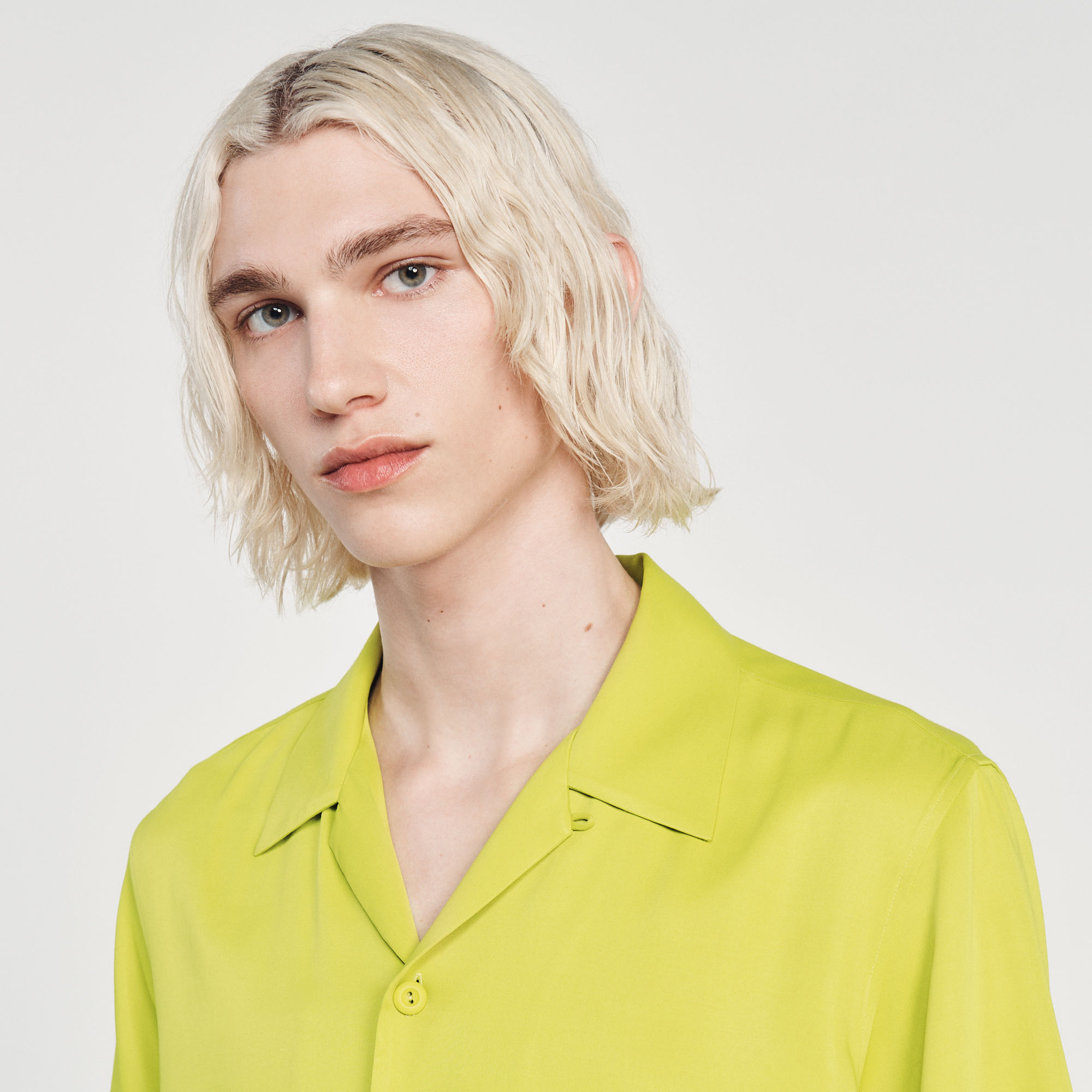 Chemise á manches courtes Homme