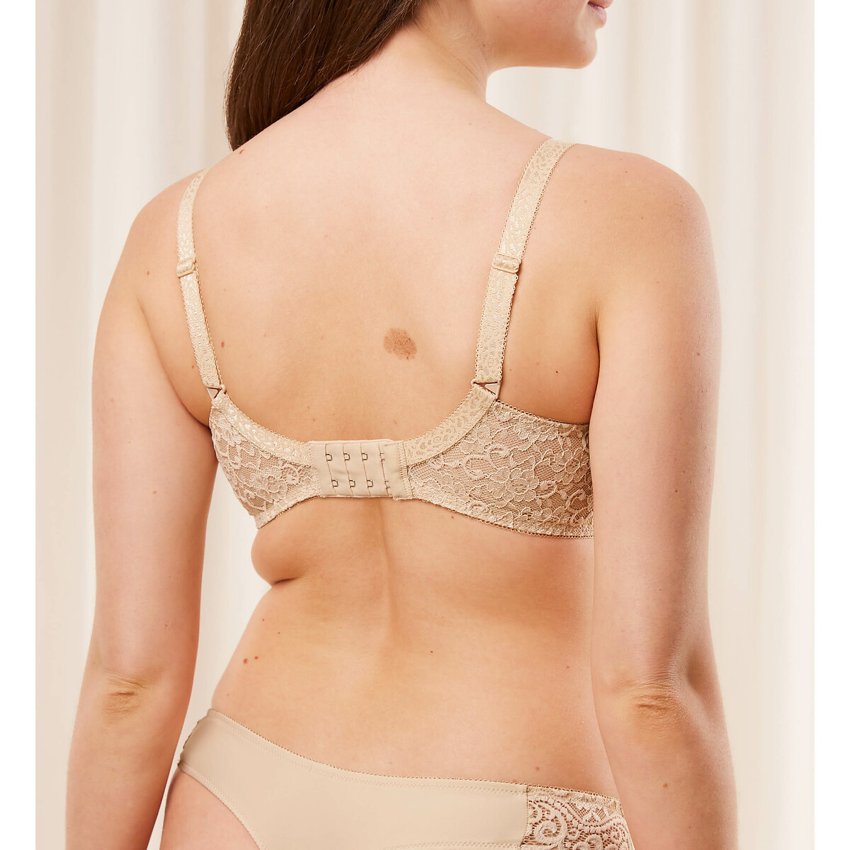 TRIUMPH<br>Sutiã minimizador sem aro Amourette