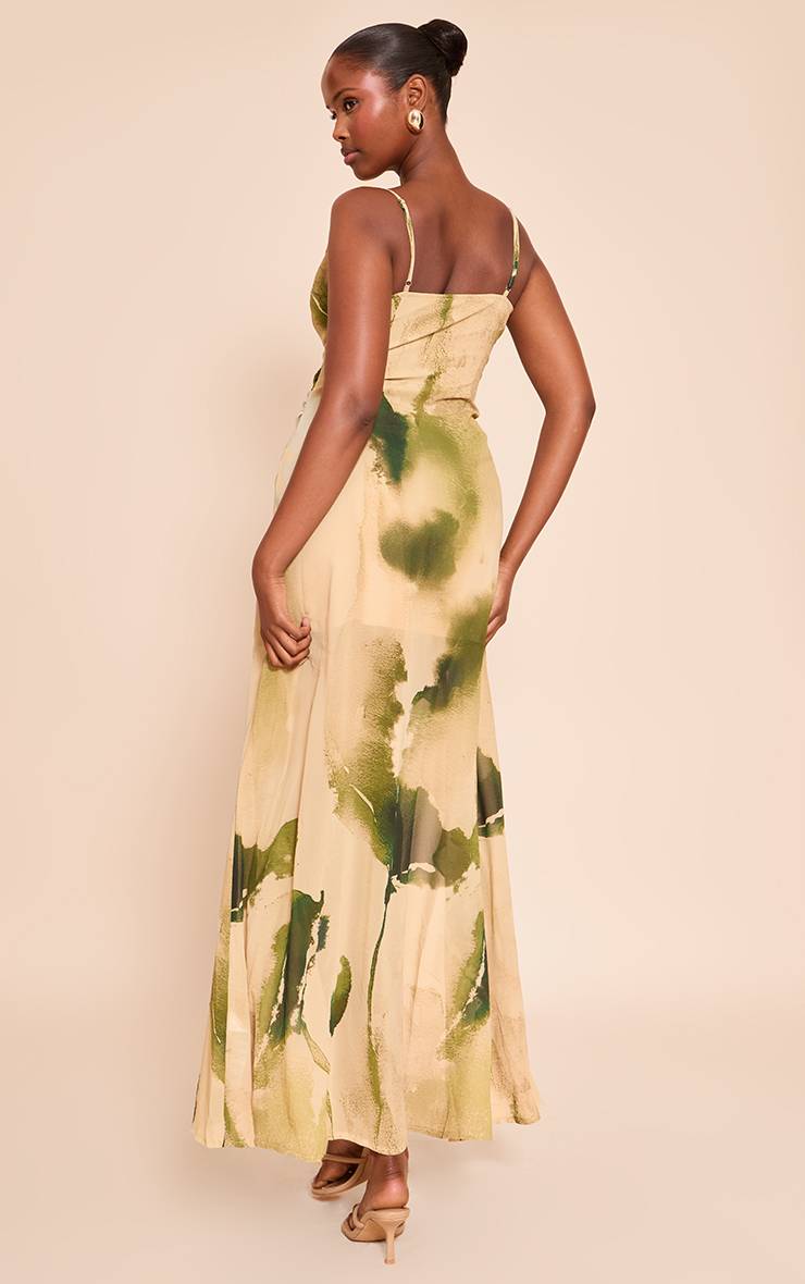 Vert Robe Longue À Bretelles À Volants En Mousseline Fleurie Avec Décolleté Plongeant