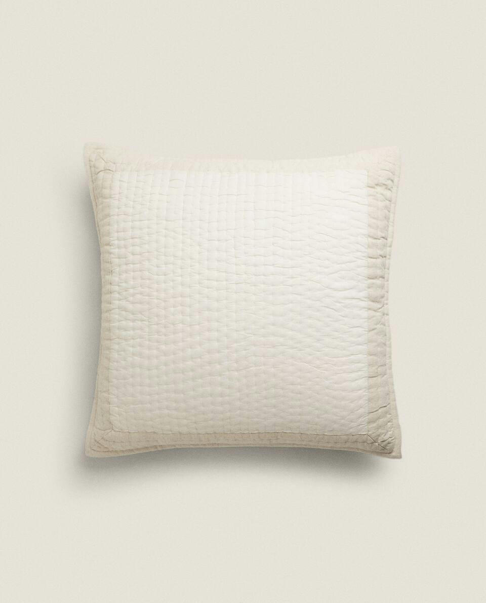 CAPA DE ALMOFADA EM LINHO ACOLCHOADO