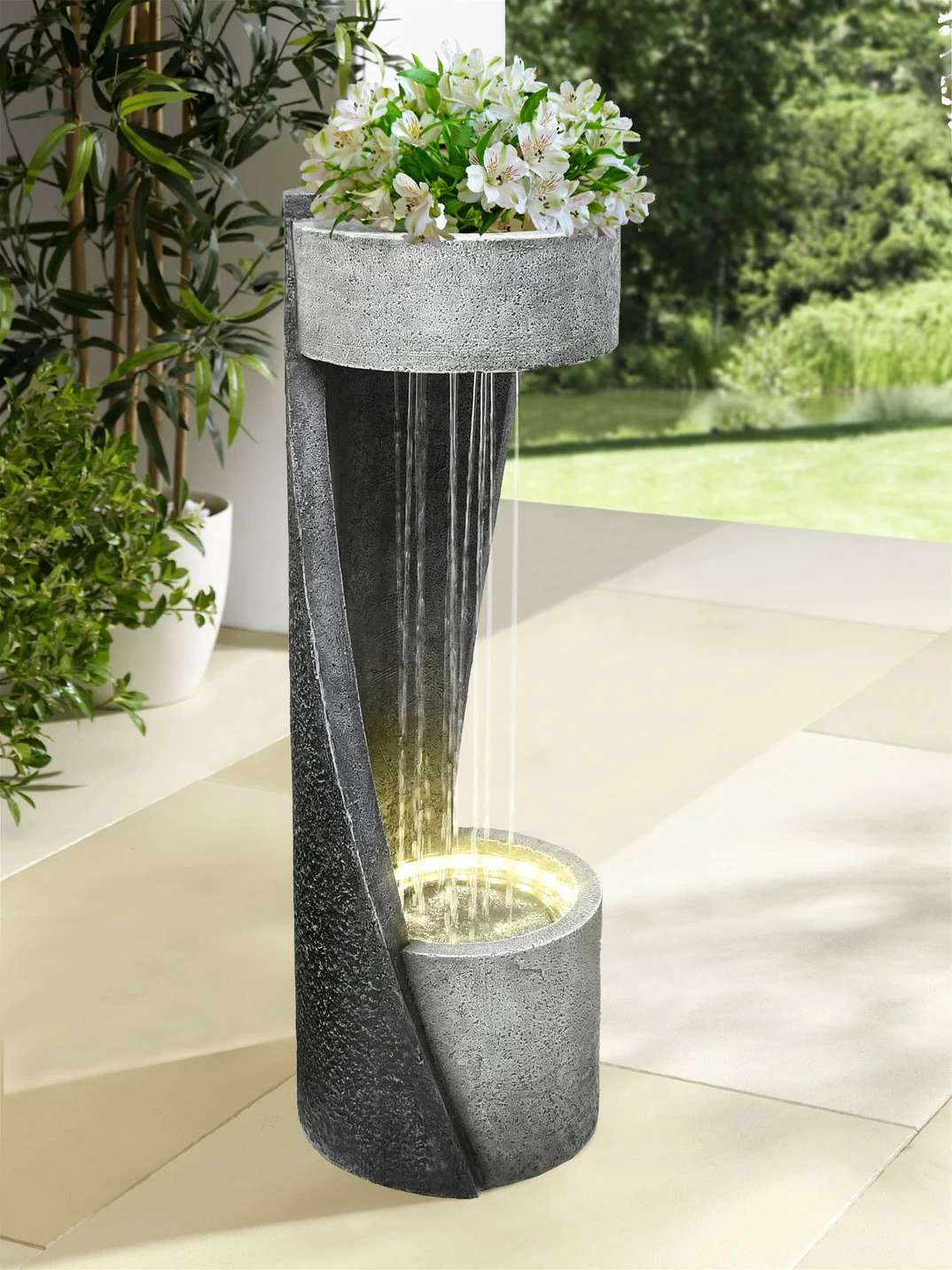 Gartenbrunnen mit Pflanzschale