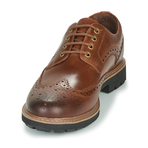 Clarks - BATCOMBE WING - Camel