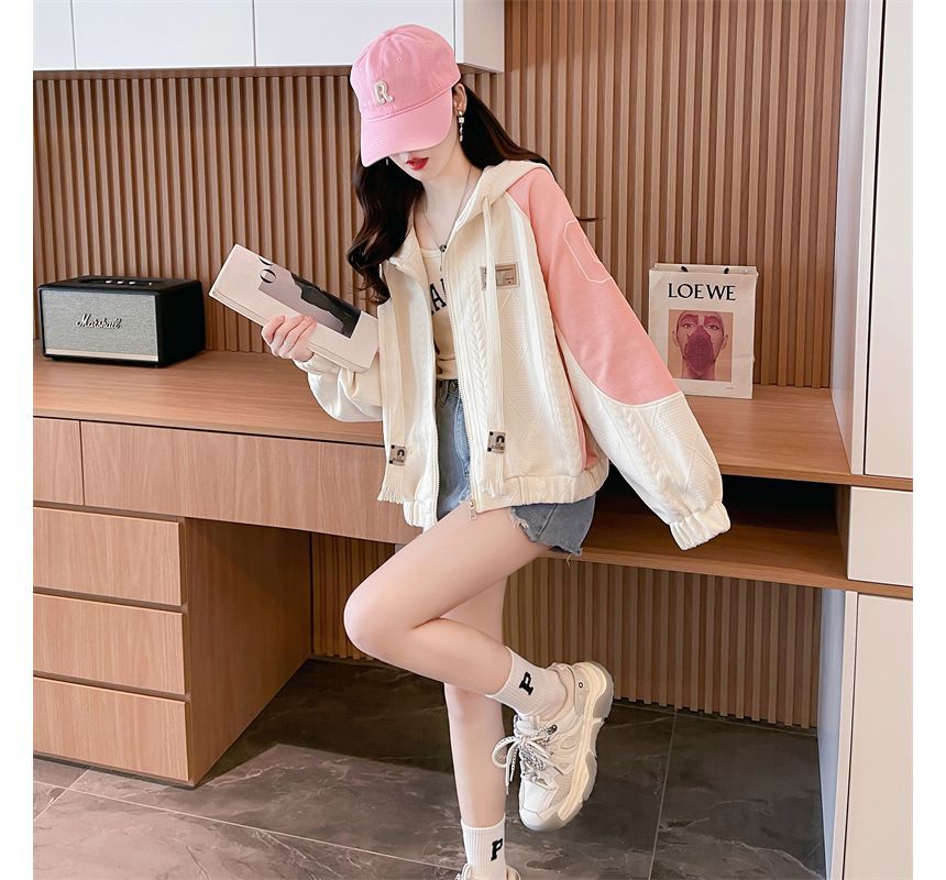 Jewie - Oversized hoodie met geborduurde letters en tweekleurige rits