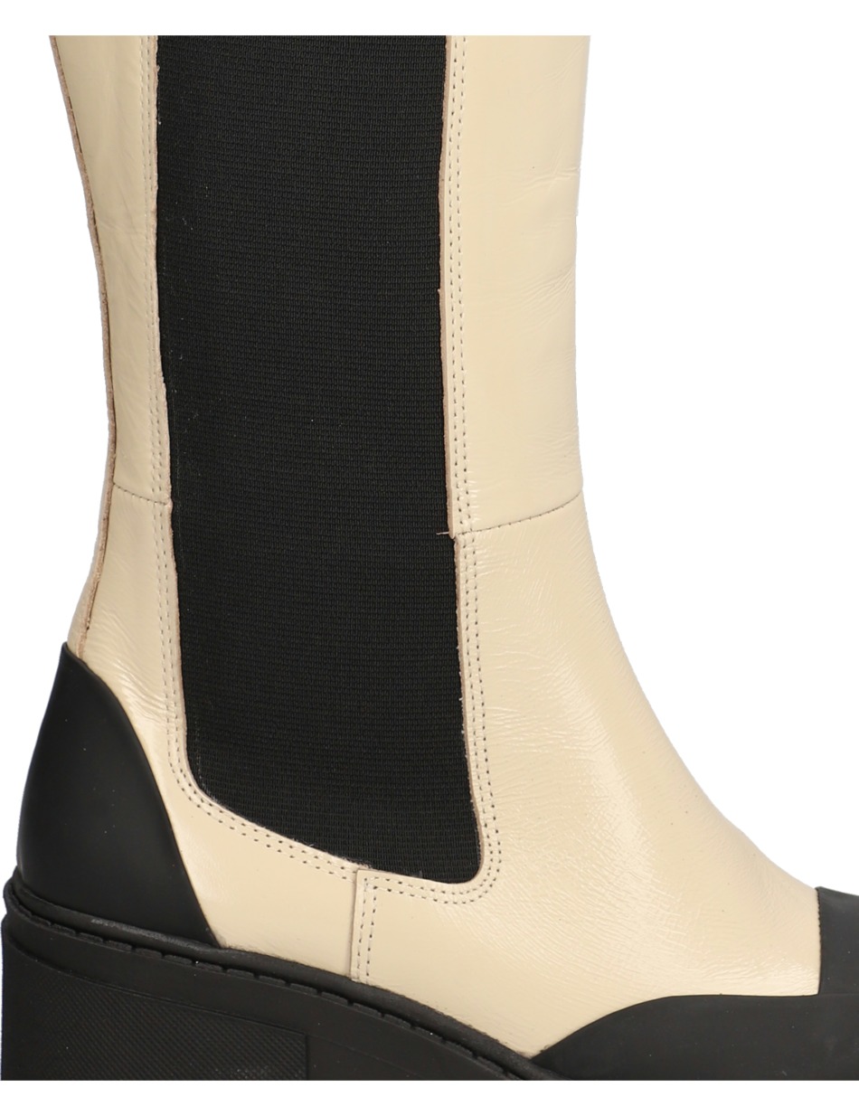 Lackleder Stiefel