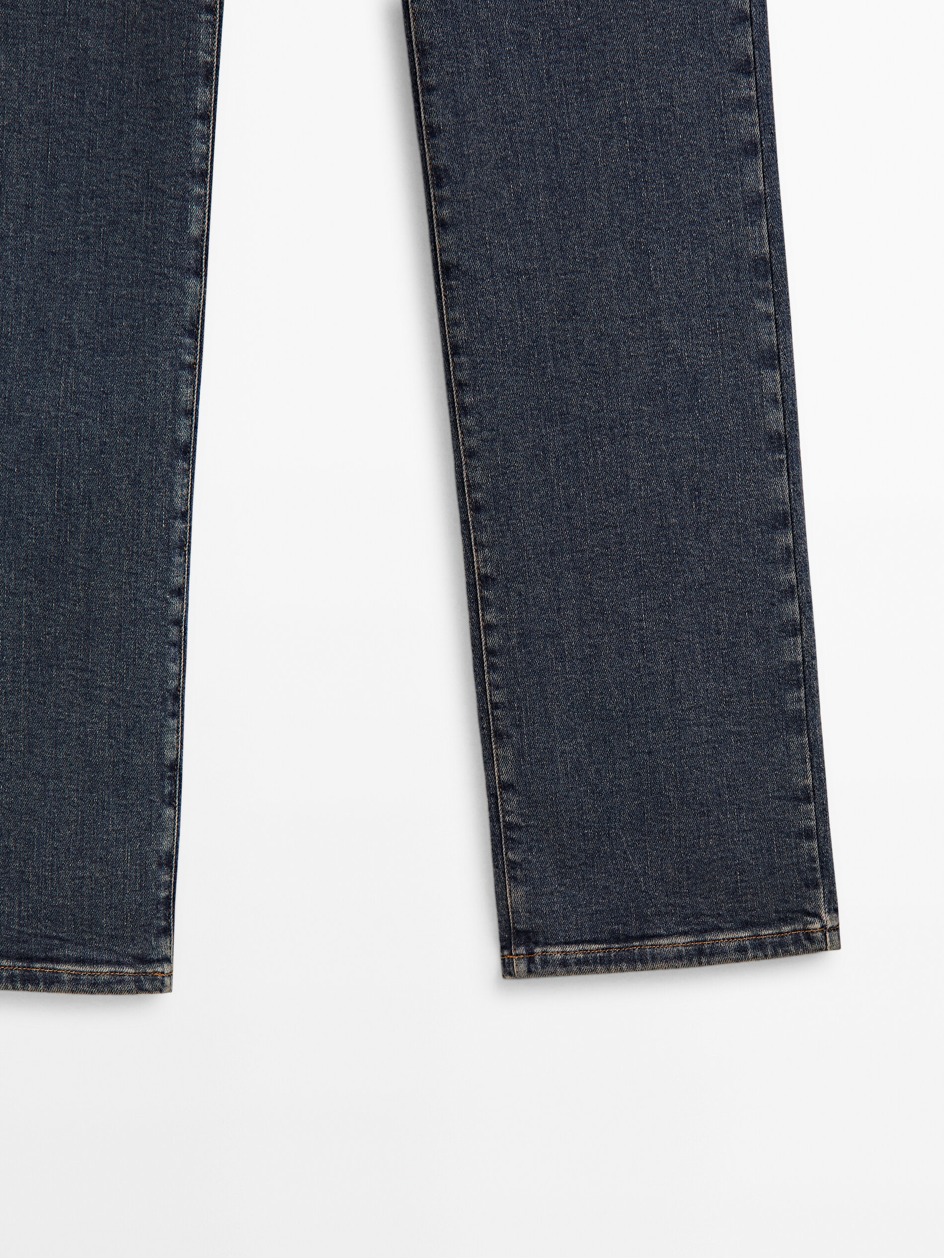 Calça jeans reta de cintura alta com elastano - AZUL MÉDIO