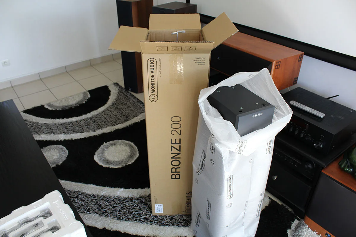 Monitor Audio Bronze 200 Noir (la paire) Enceintes colonne