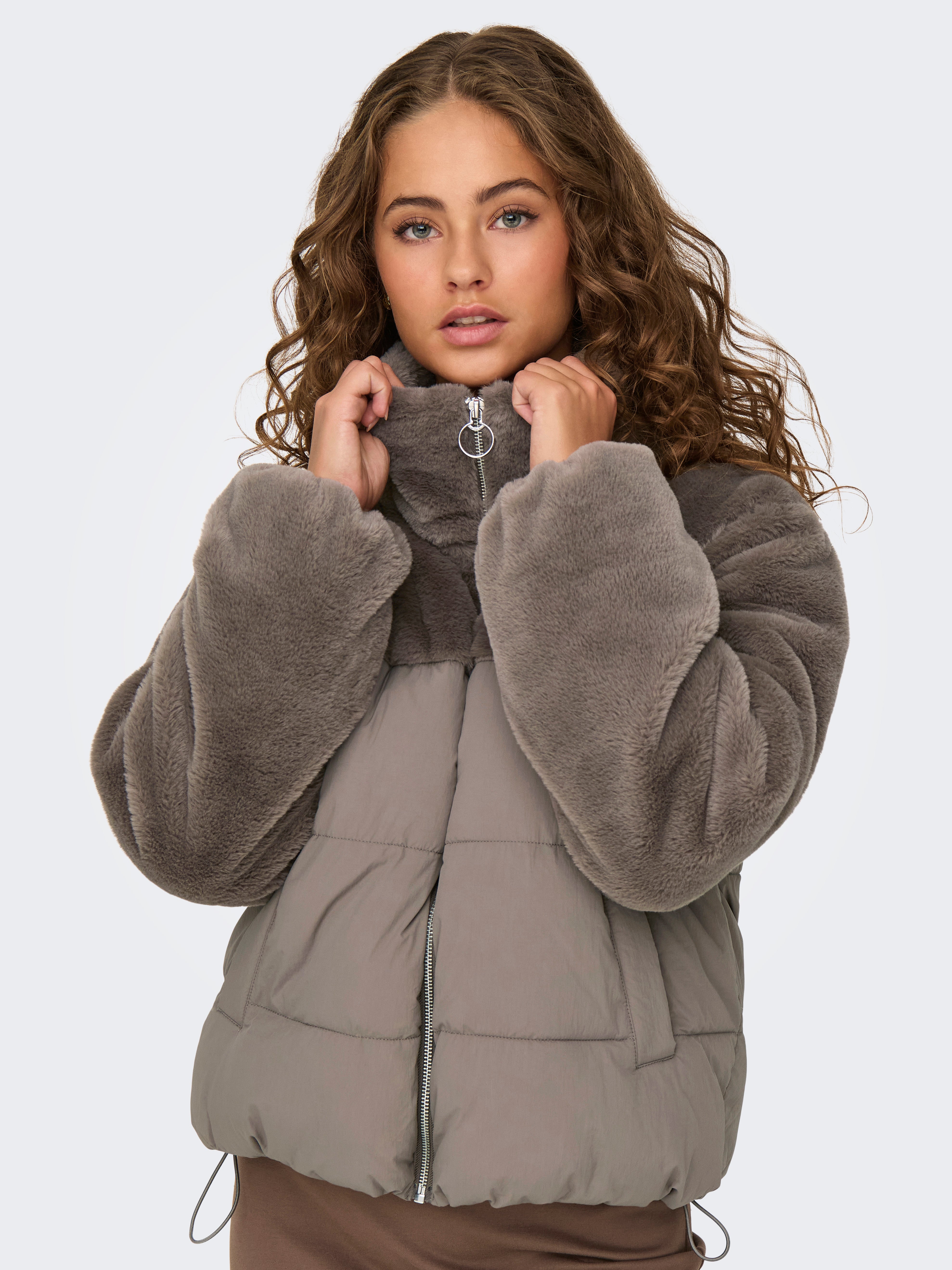 ONLWANJA Daunenjacke Walnut
