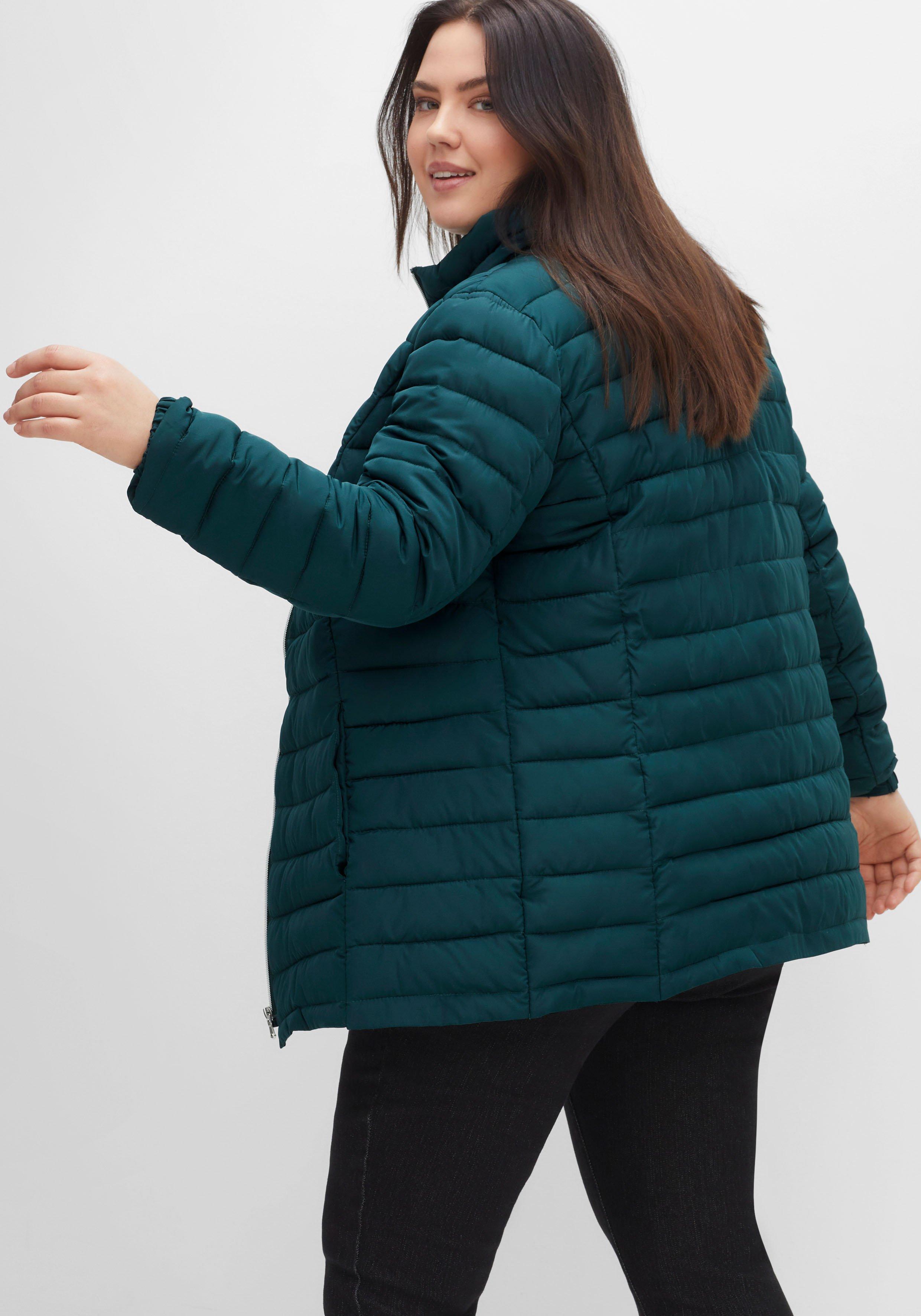 Steppjacke mit Stehkragen und Teilungsnähten