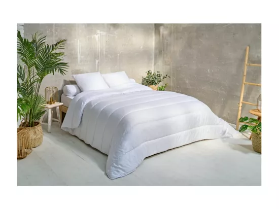 Couette Chaude Anti-acariens 220x240cm