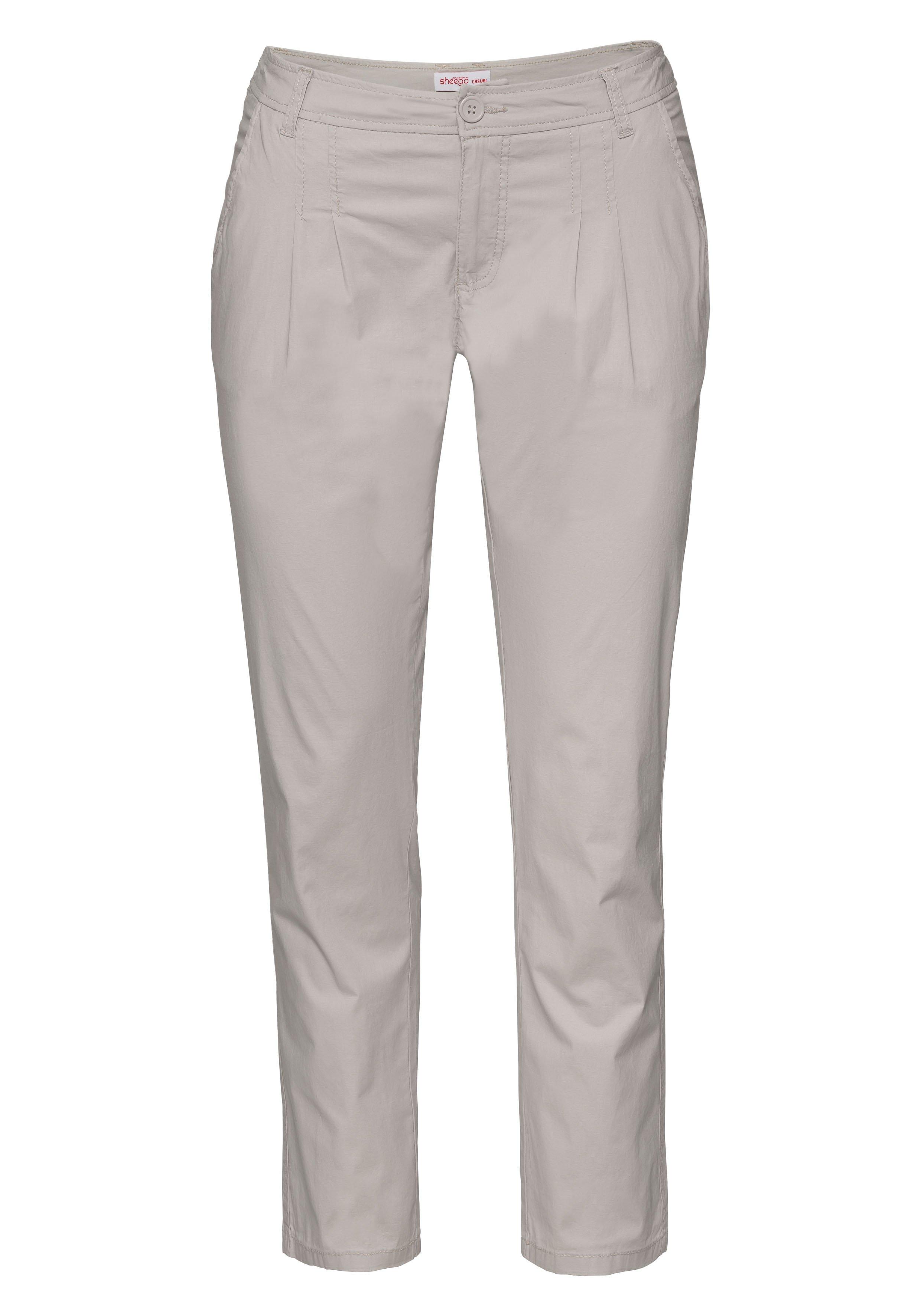 Schmal zulaufende Chinohose mit Bundfalten