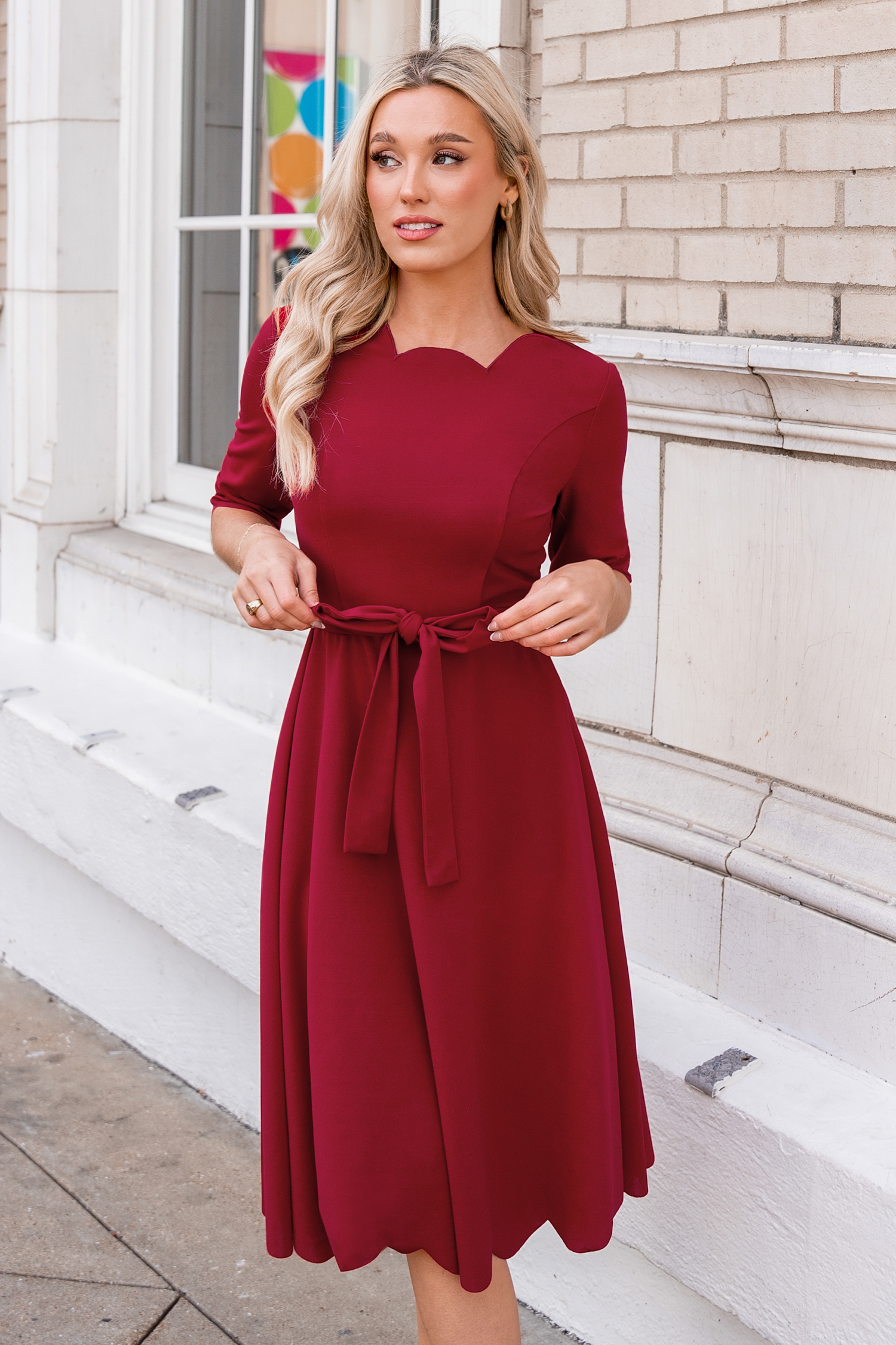 Robe midi à ceintures et demi-manches