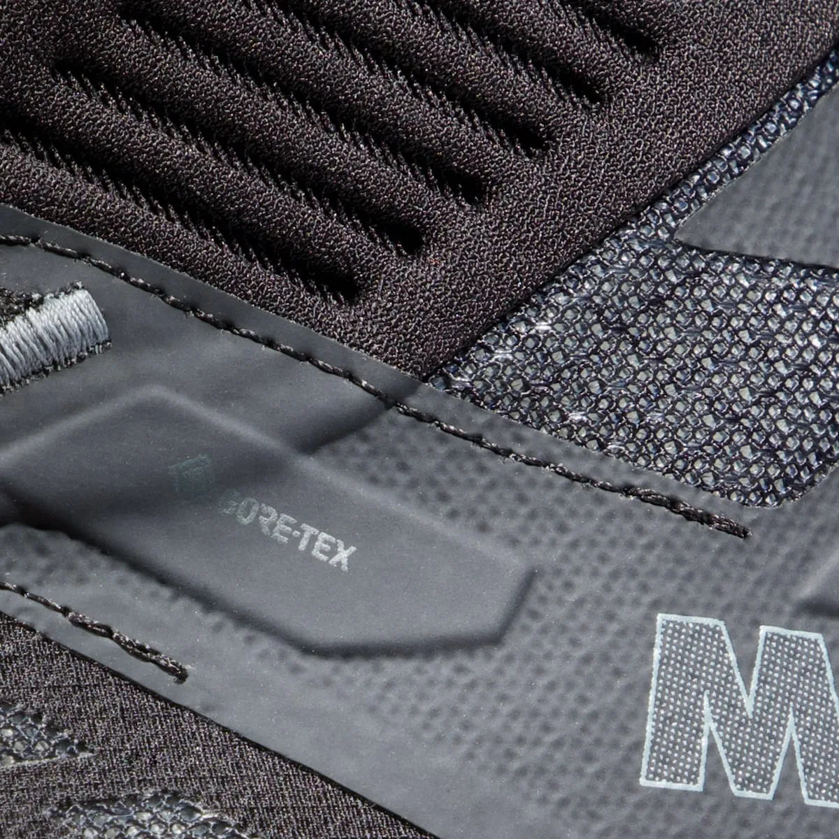 Mammut Women's Sertig II Mid Gore-Tex Black