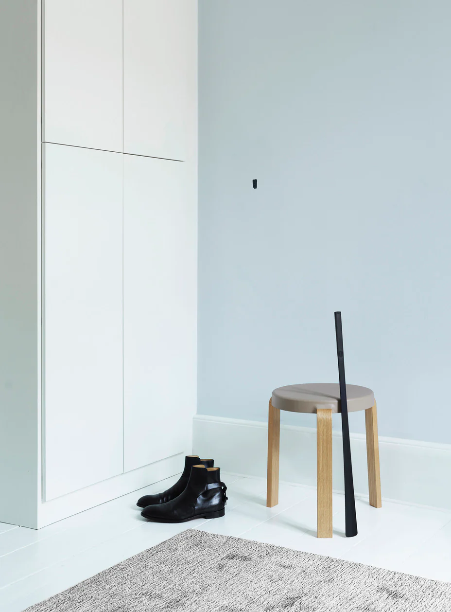 Normann Copenhagen  Tap skammel - grå/eg