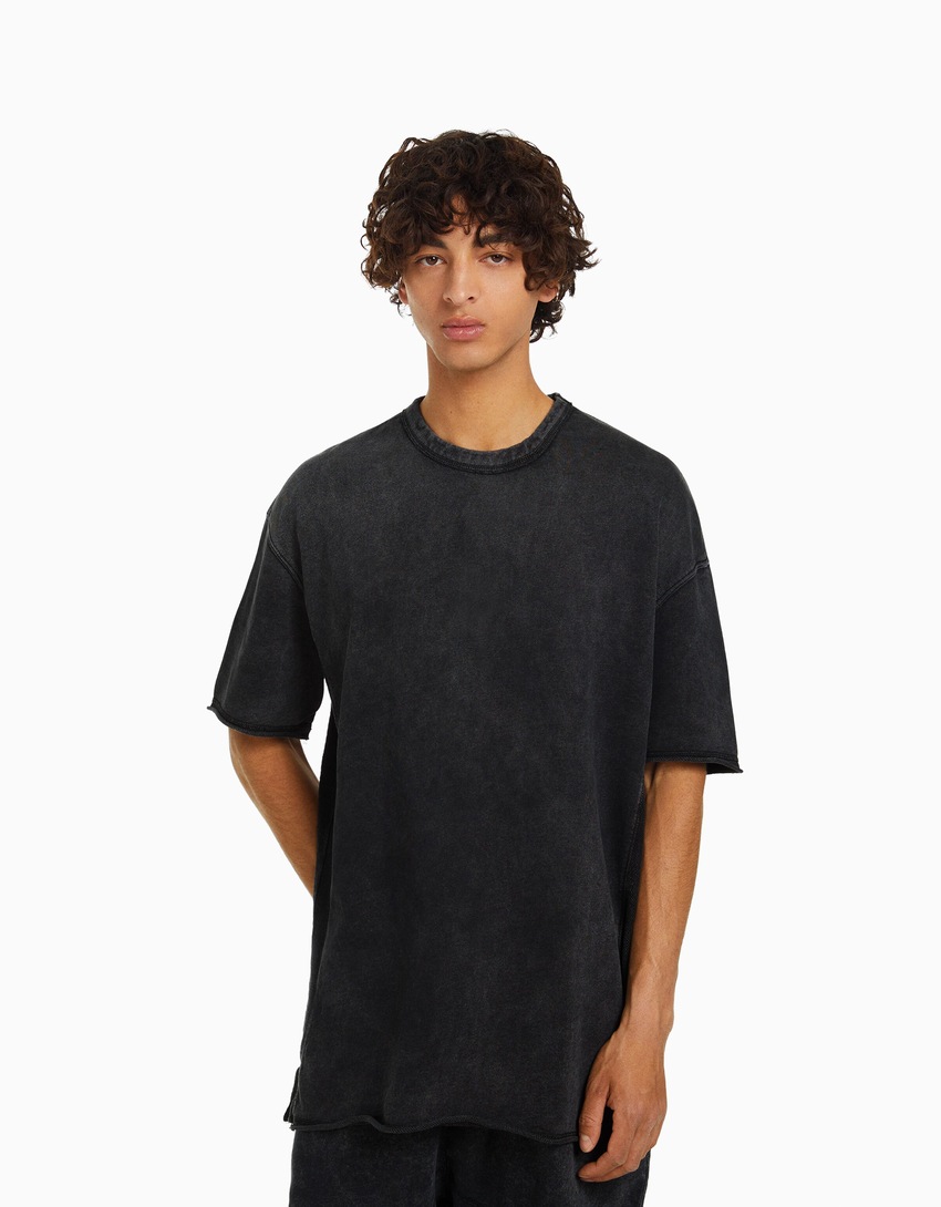 Camiseta desbotada de manga curta