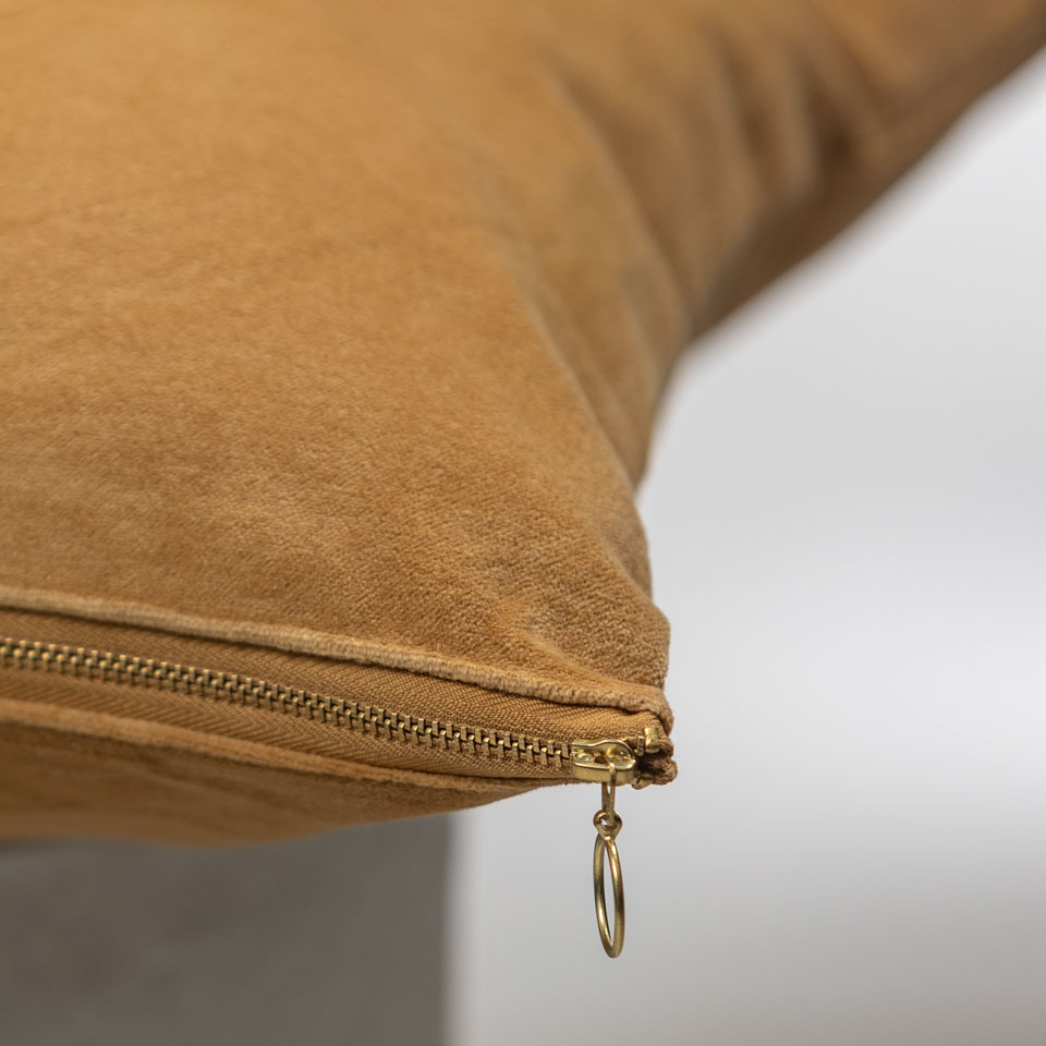Kussen Goldzipper velours lightgold