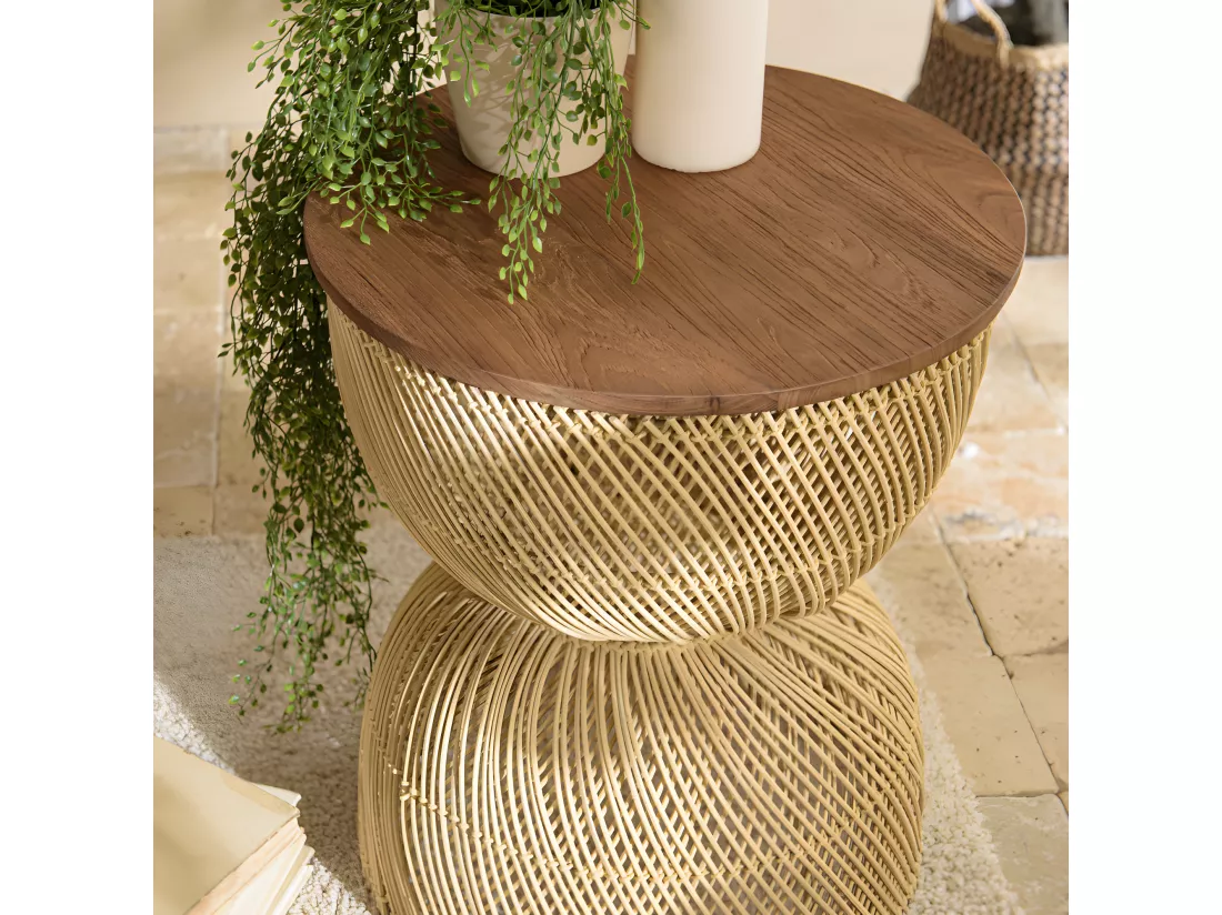 ALIDA - Table d'appoint en rotin beige plateau en bois teck recyclé