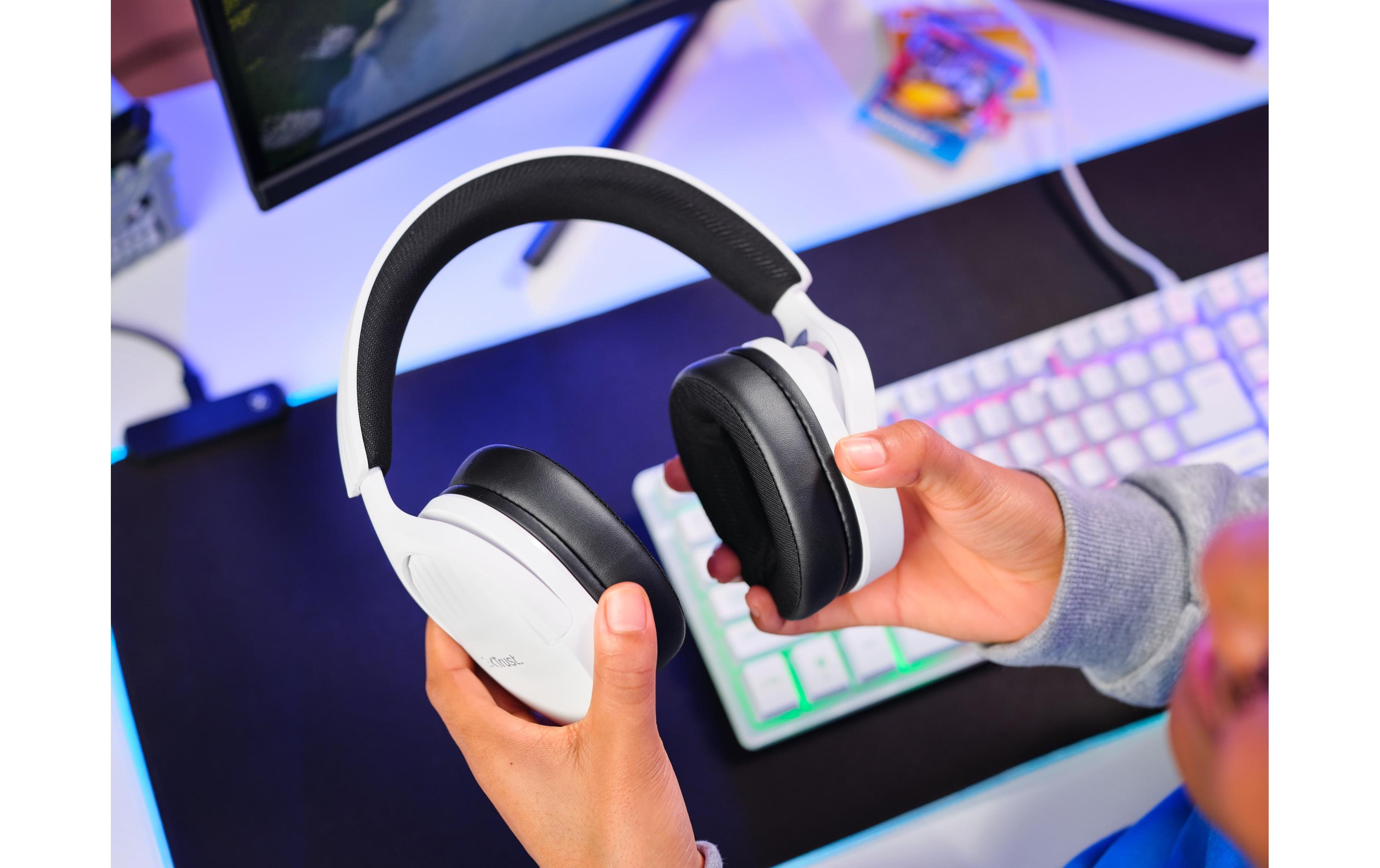 Headset GXT 489W FAYZO Schwarz/WeissLeistungsstarkes, ohrumschliessendes Gaming-Headset, hergestellt für PC, Laptop und Konsolen
