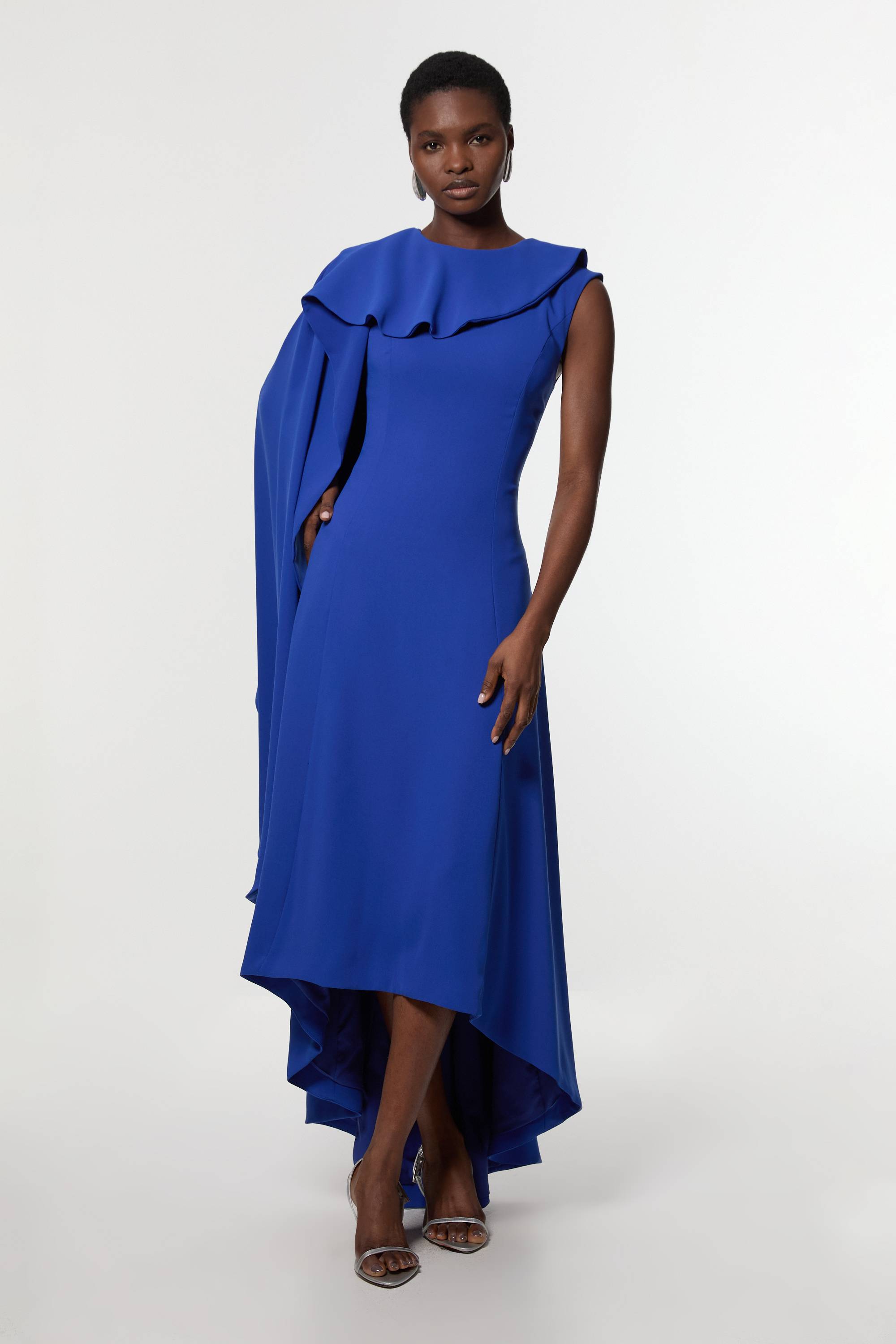 KarenMillen Robe maxi à jupe pleine, à la coupe douce en blocs de couleurs avec un détail cape