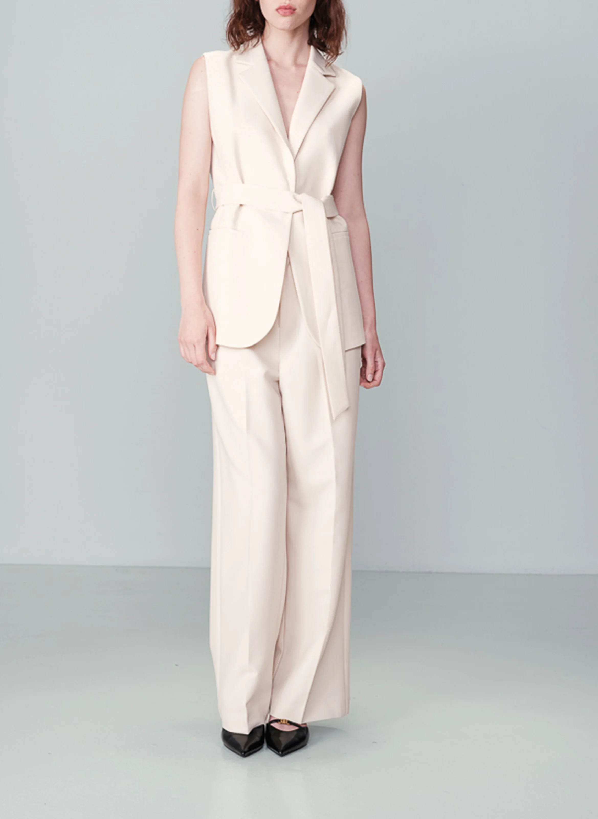 NOMMY - Blazer sans manches ceinturé | Beige