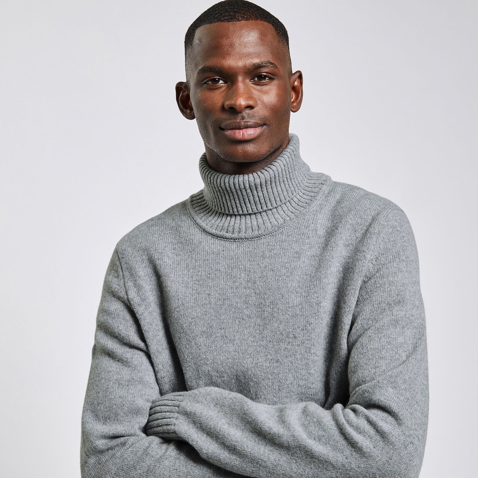 Pull col roulé en laine Gris moyen