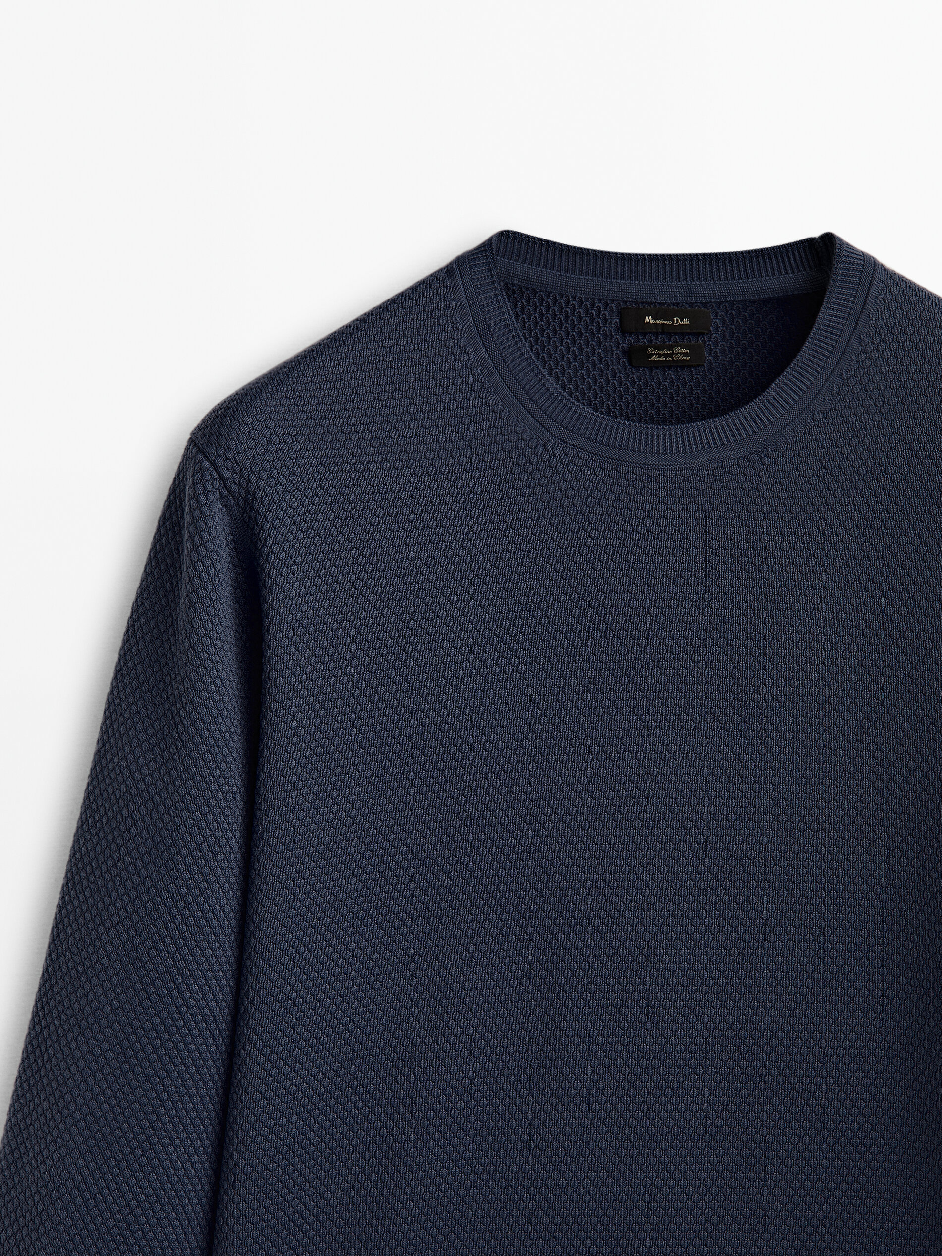 Camisa de malha com estrutura arredondada nas costas - AZUL MARINHO