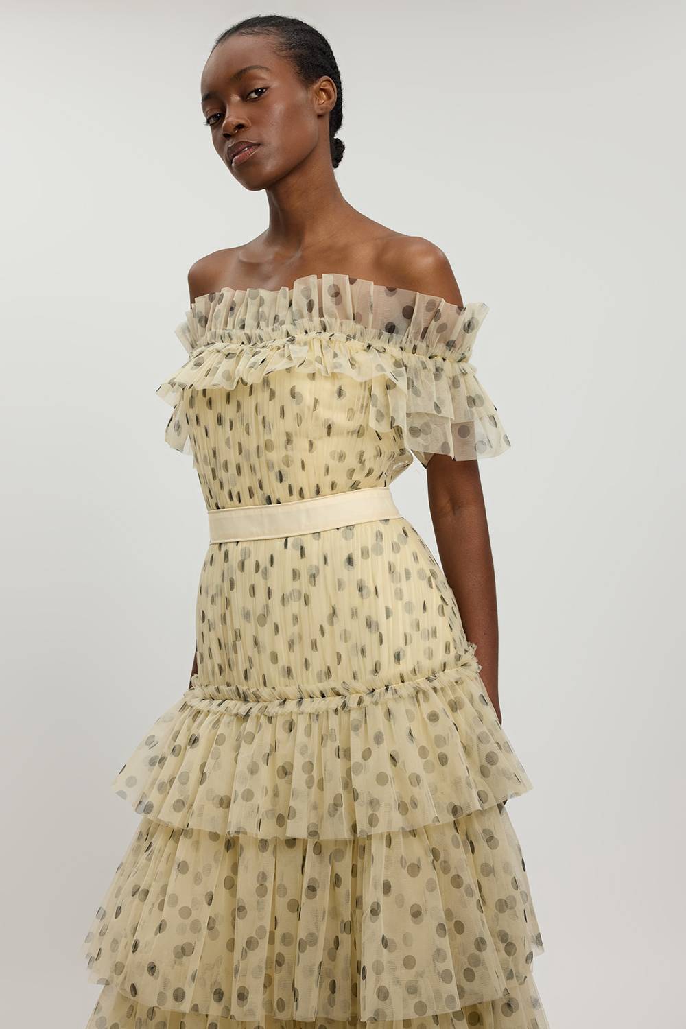 KarenMillen Robe Maxi à Épaules Dénudées en Tulle Superposé à Pois