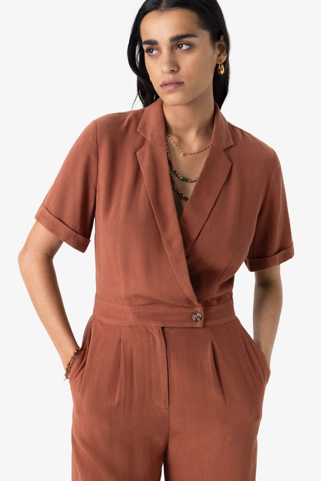 Bruin linnen jumpsuit met knoopdetail