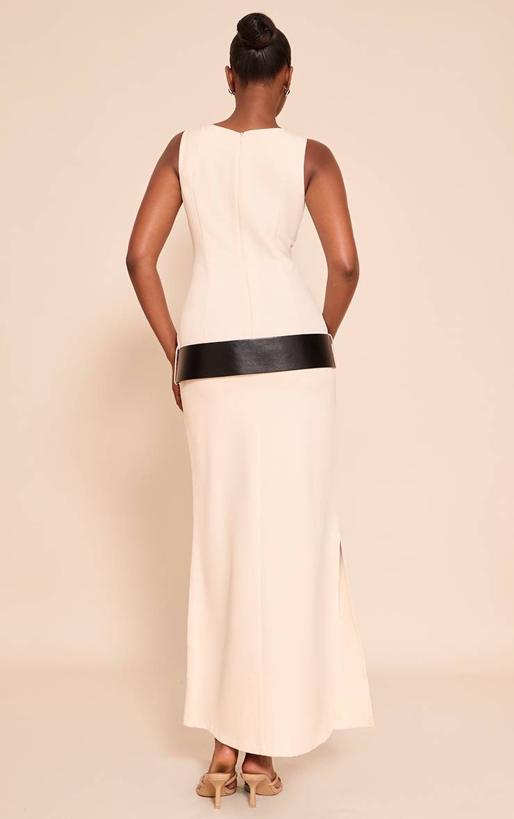 Crème Robe Longue Ajustée En Tissu Tissé Avec Ceinture Détail Tailleur