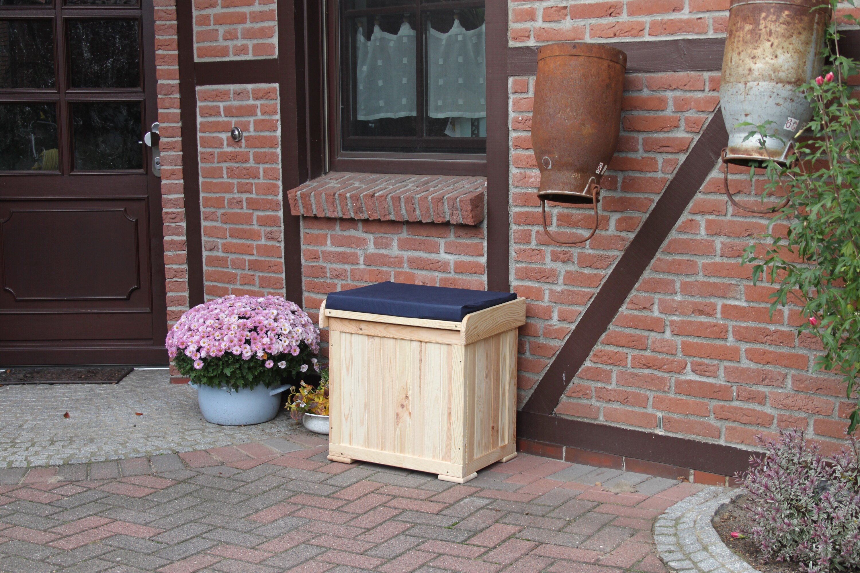Promadino Promex Handels GmbH, Steinbrückerstraße 2-4, 23556 Lübeck, service@promex-online.de Kissenbox 